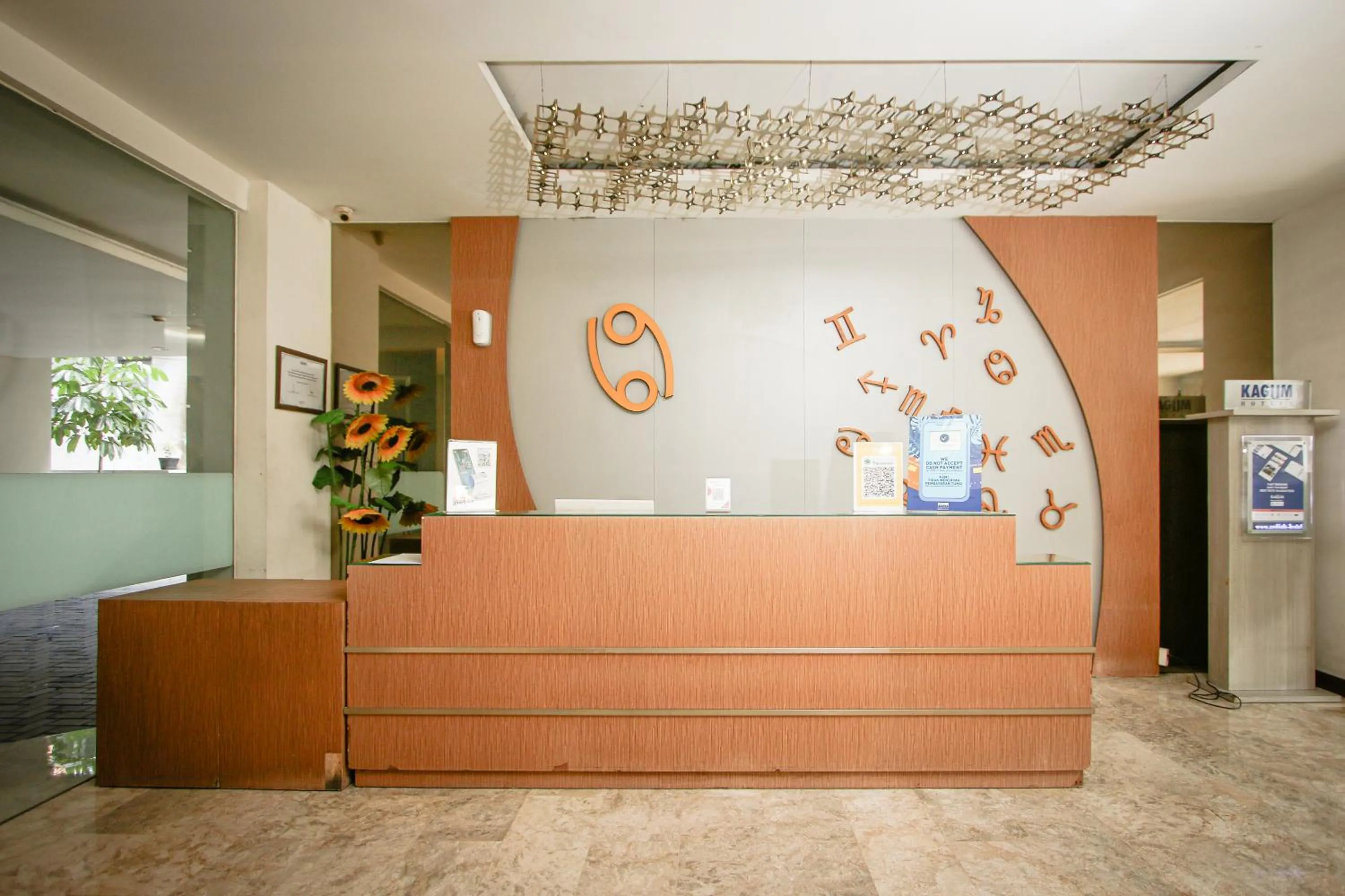 Lobby or reception in Zodiak Asia Afrika by KAGUM Hotels