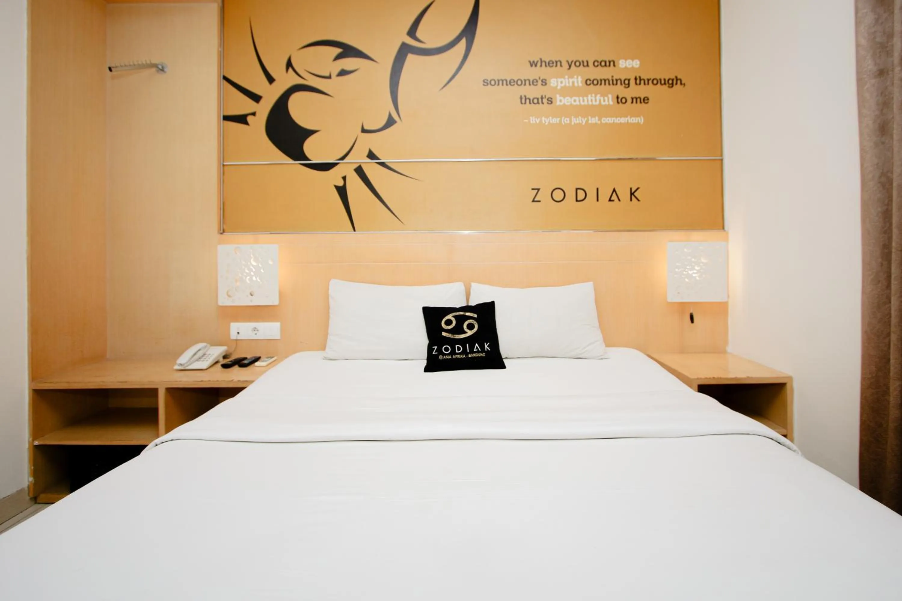 Bed in Zodiak Asia Afrika by KAGUM Hotels