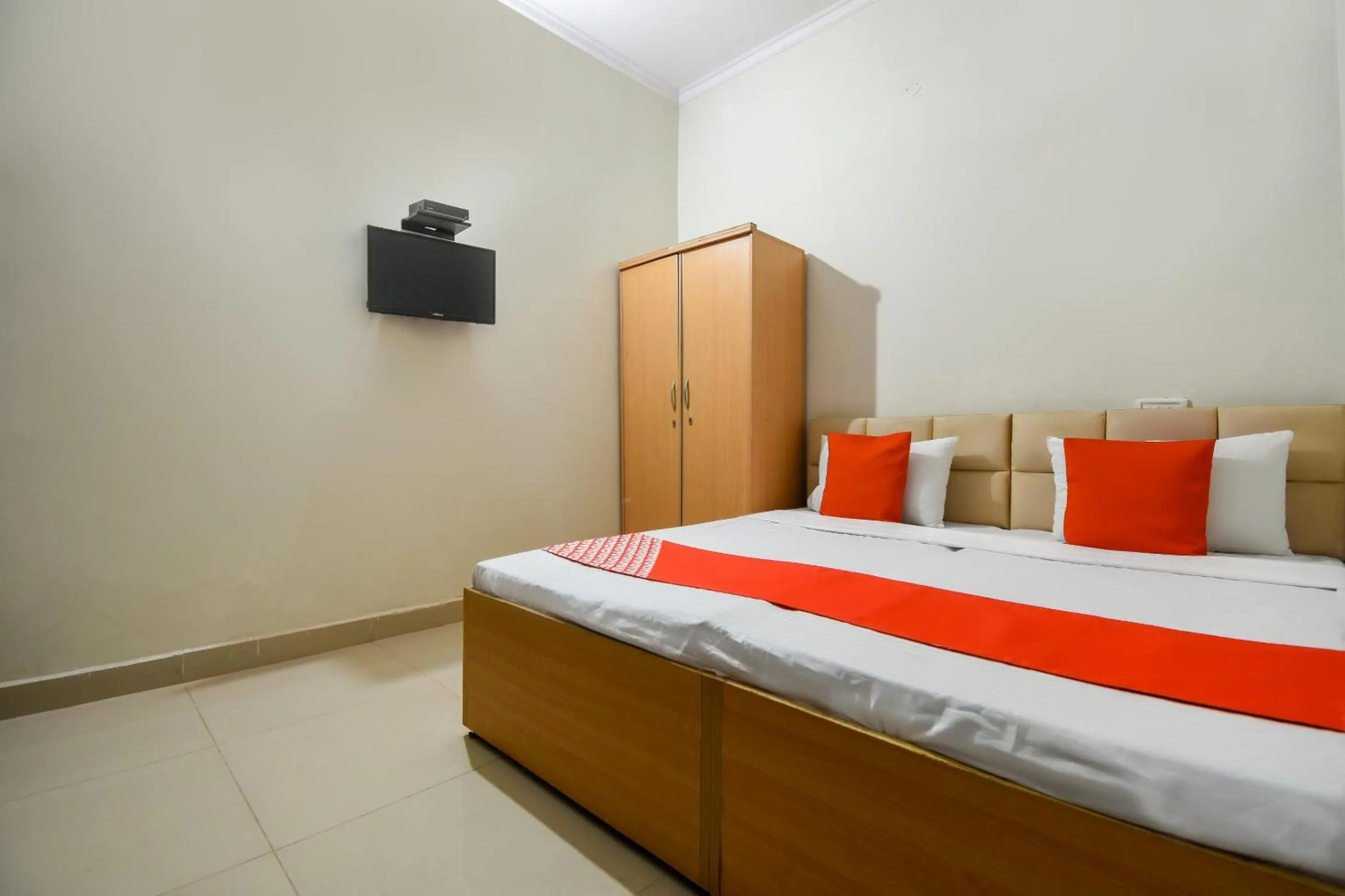 Bedroom, Bed in Hotel O Sabtera Homes