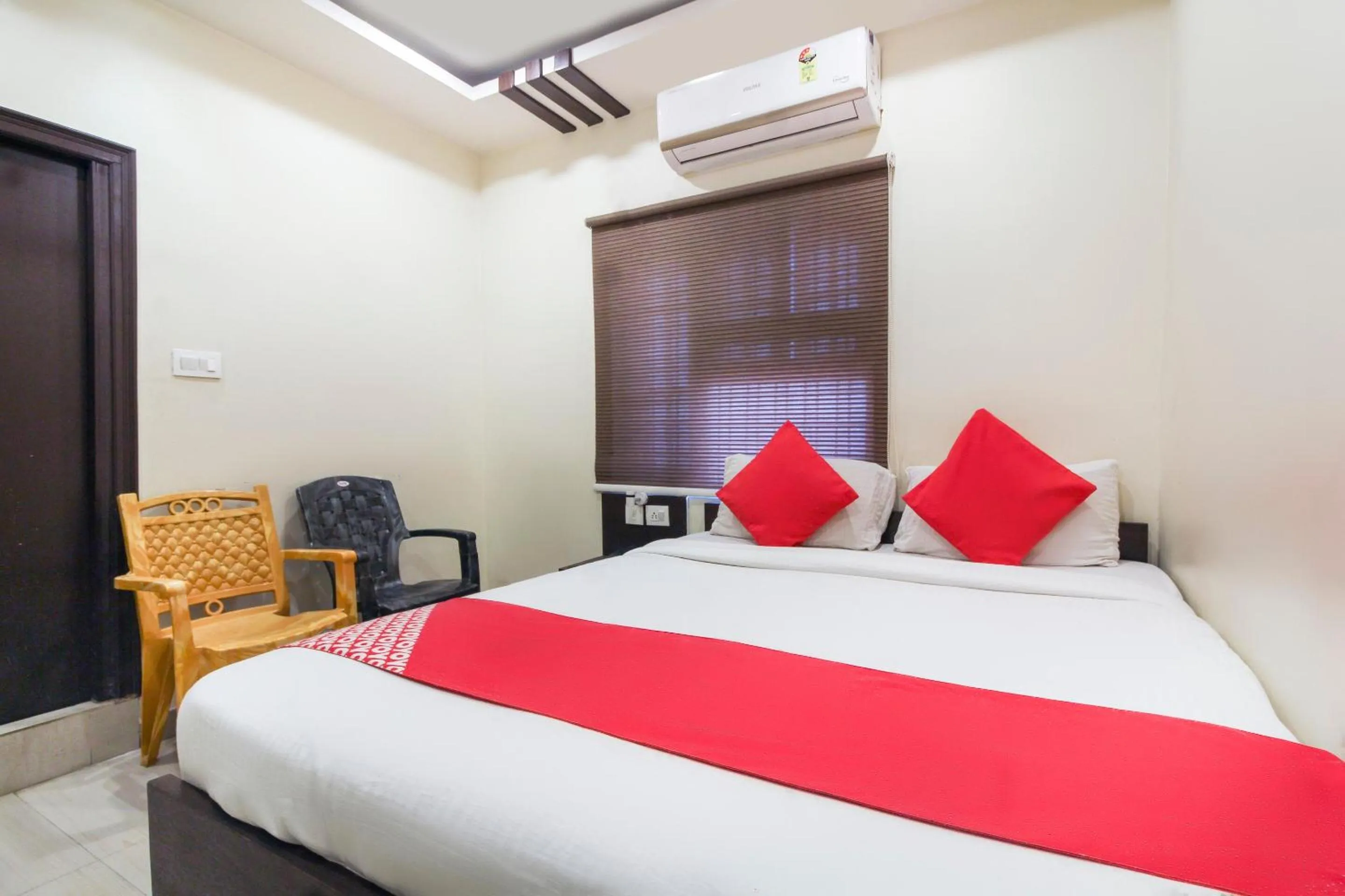 Bedroom, Bed in Hotel O Sri Harsha Residency Near JNTU Metro