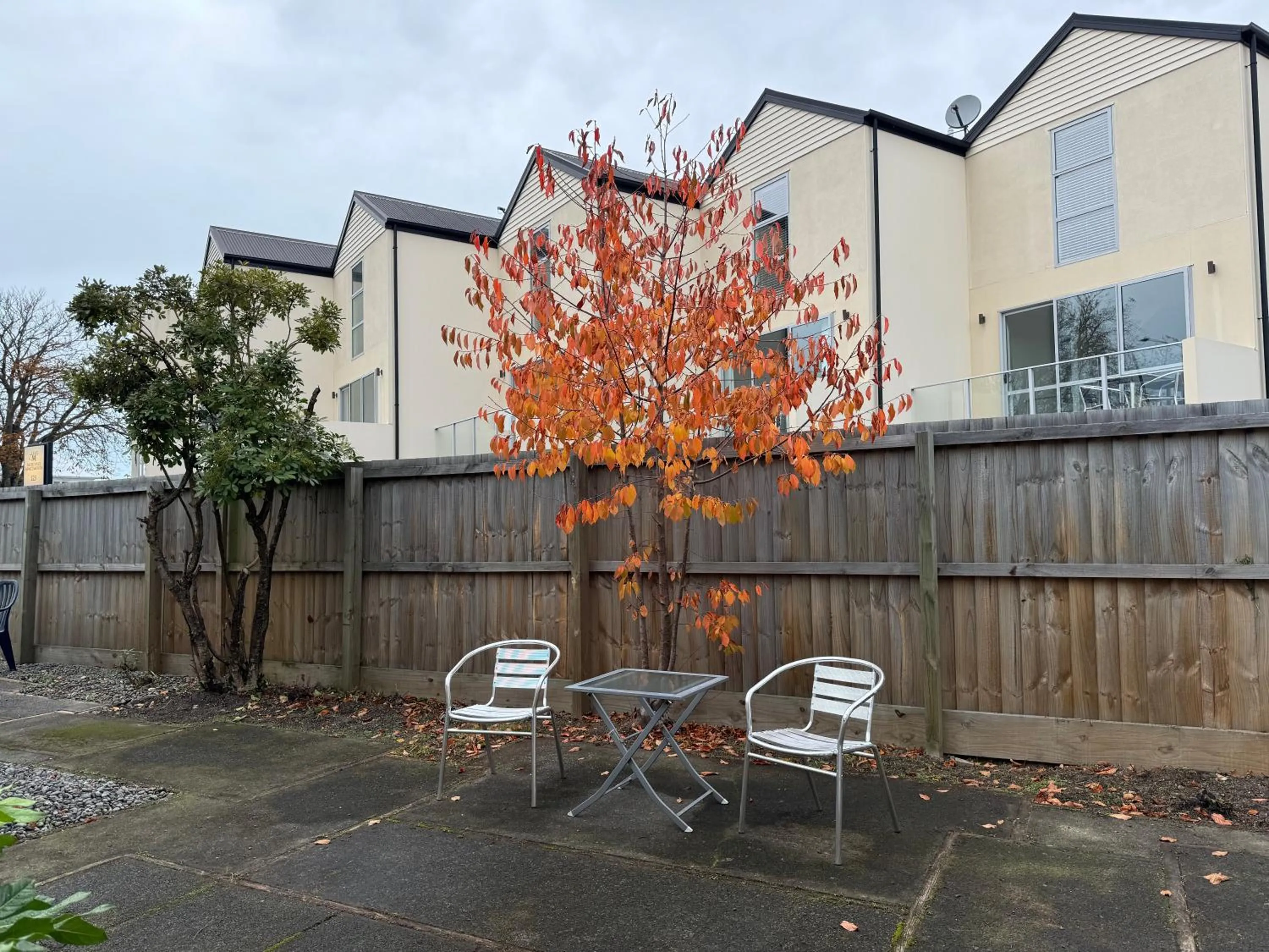 Garden in Diplomat Motel