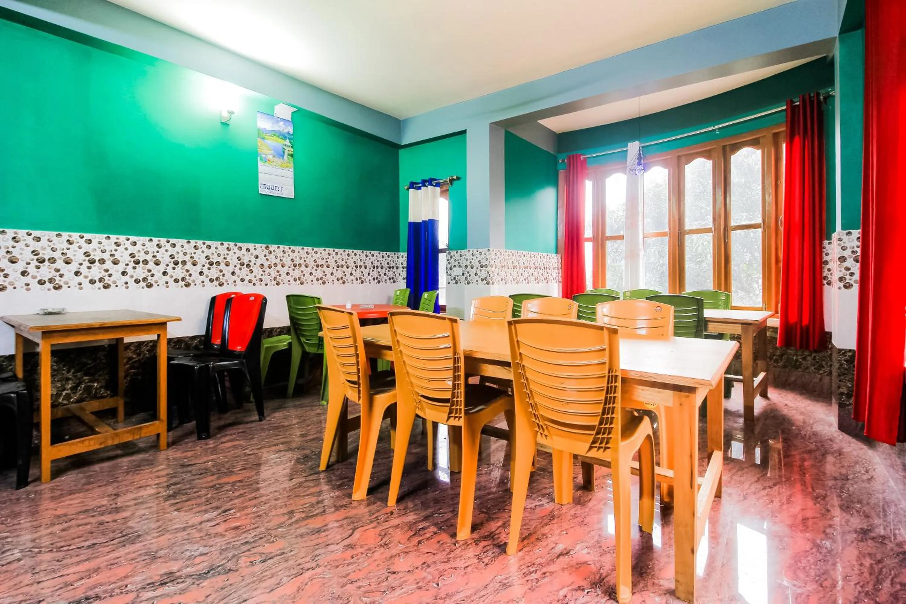 Restaurant/places to eat in Hotel O Jwajalapa Homestay