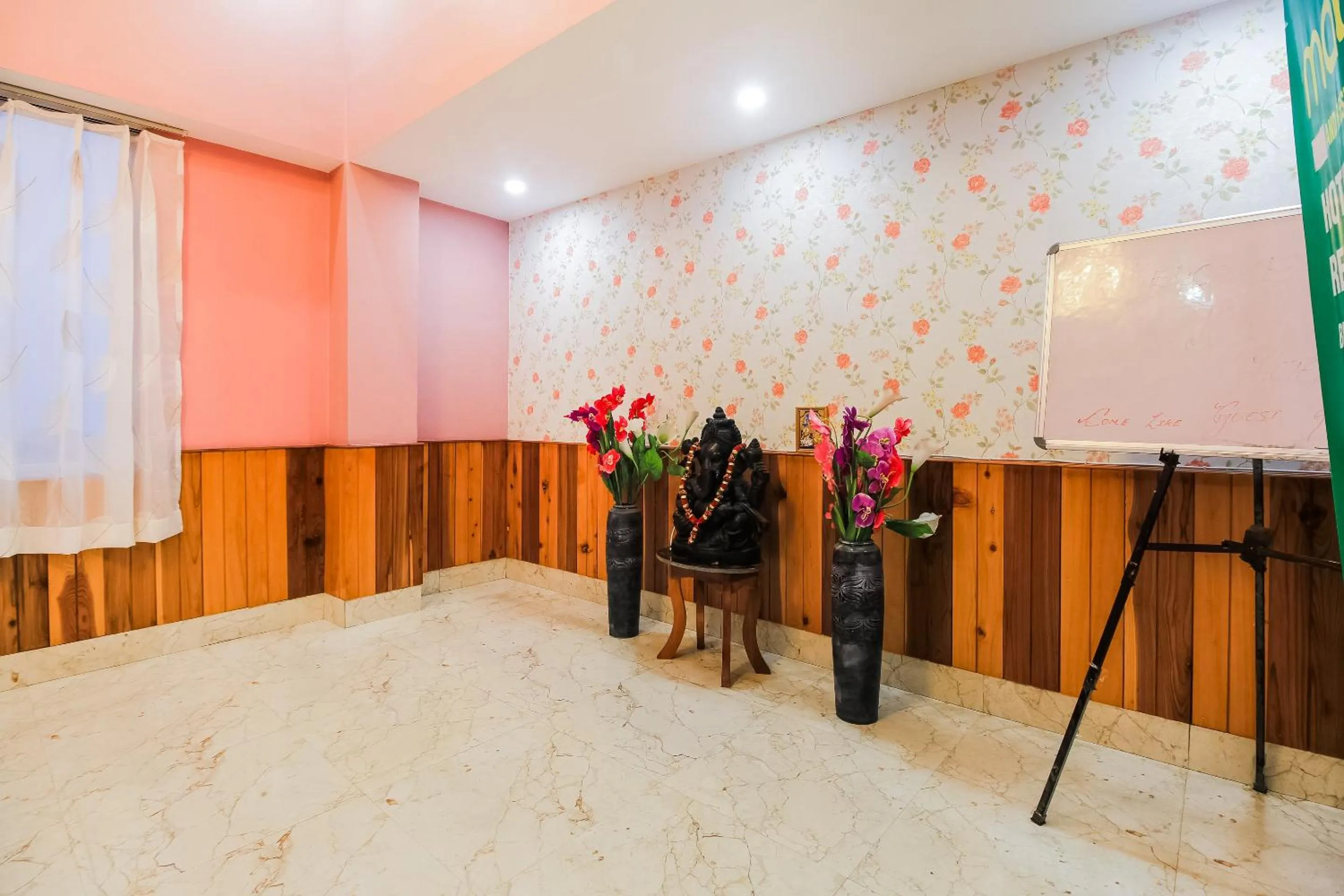 Lobby or reception in Hotel O Jwajalapa Homestay