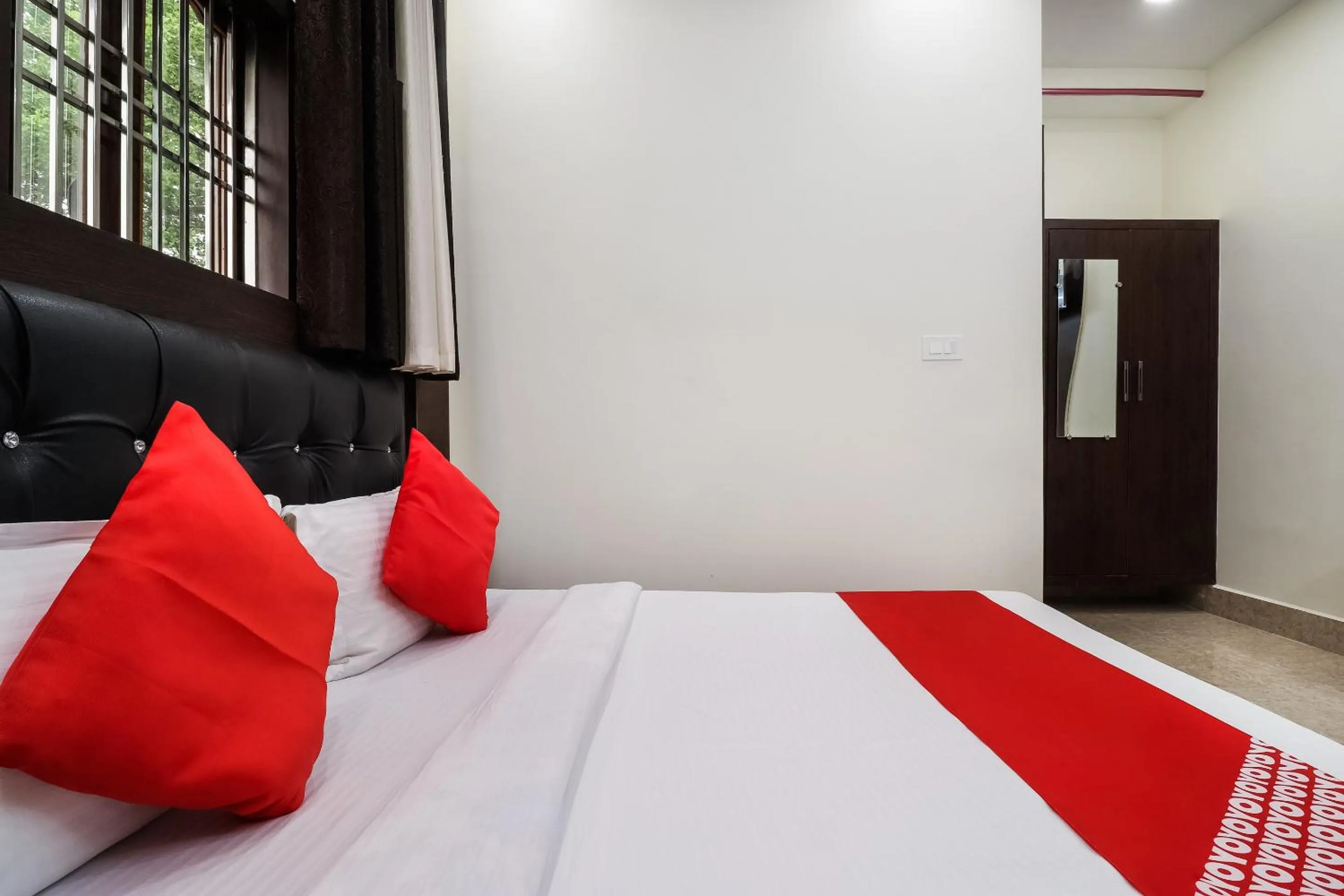 Bedroom, Bed in Hotel O Chandra