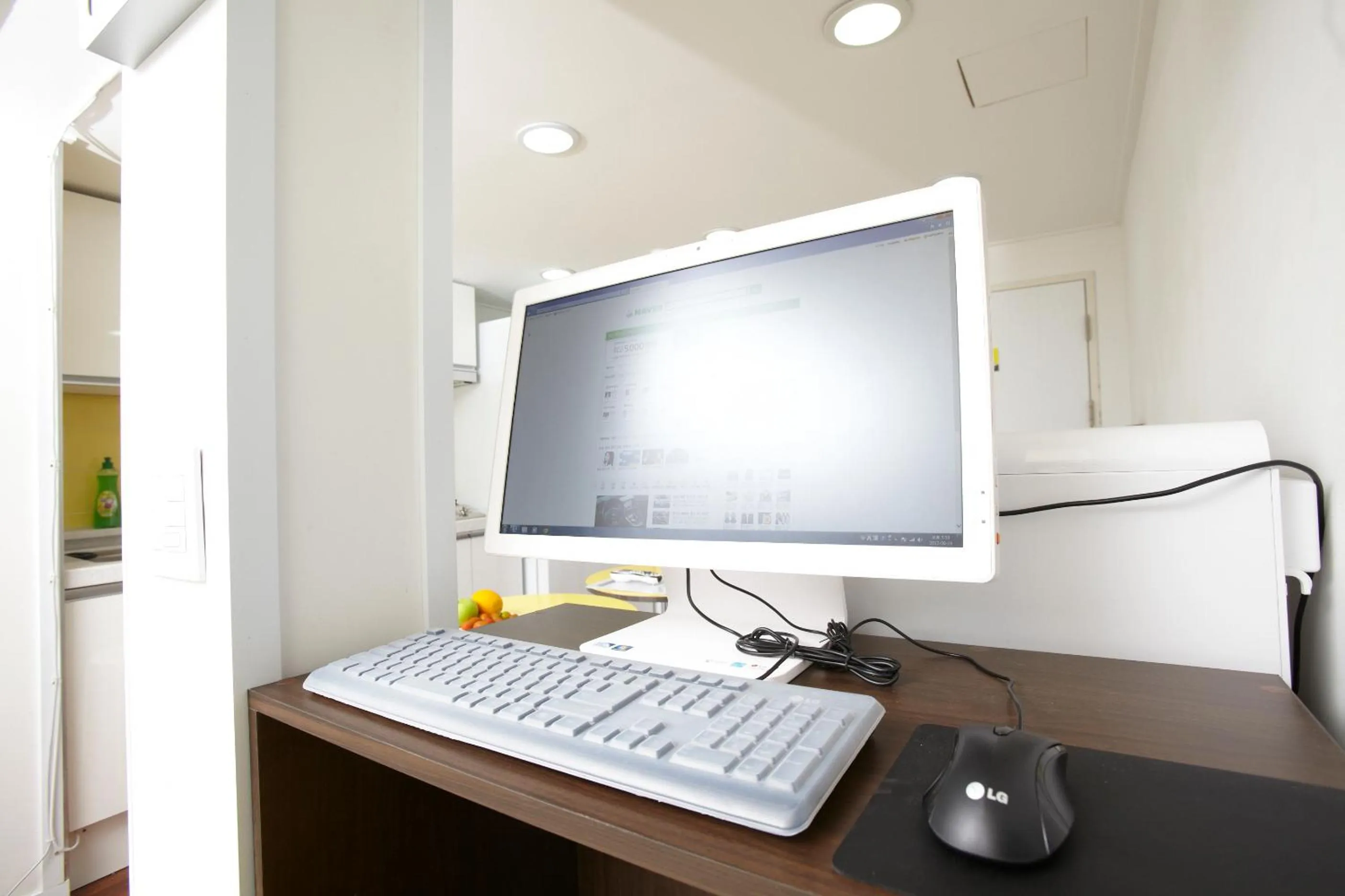Communal lounge/ TV room in 24 Guesthouse Seoul Station