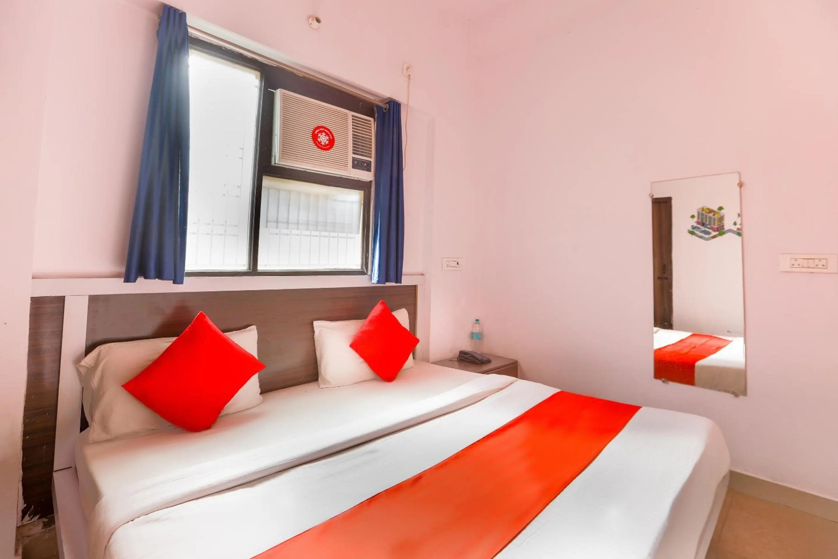 Bedroom, Bed in Hotel O Noida Villa