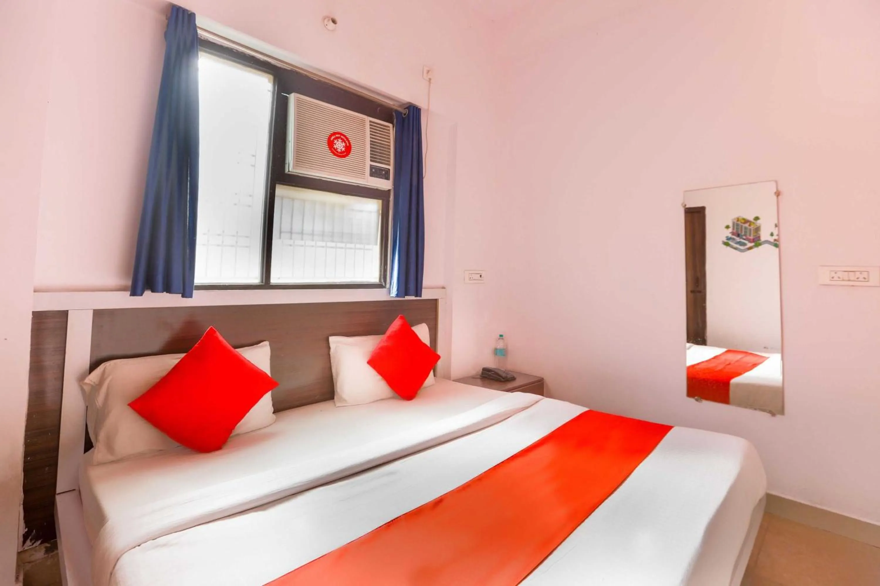 Bedroom, Bed in Hotel O Noida Villa