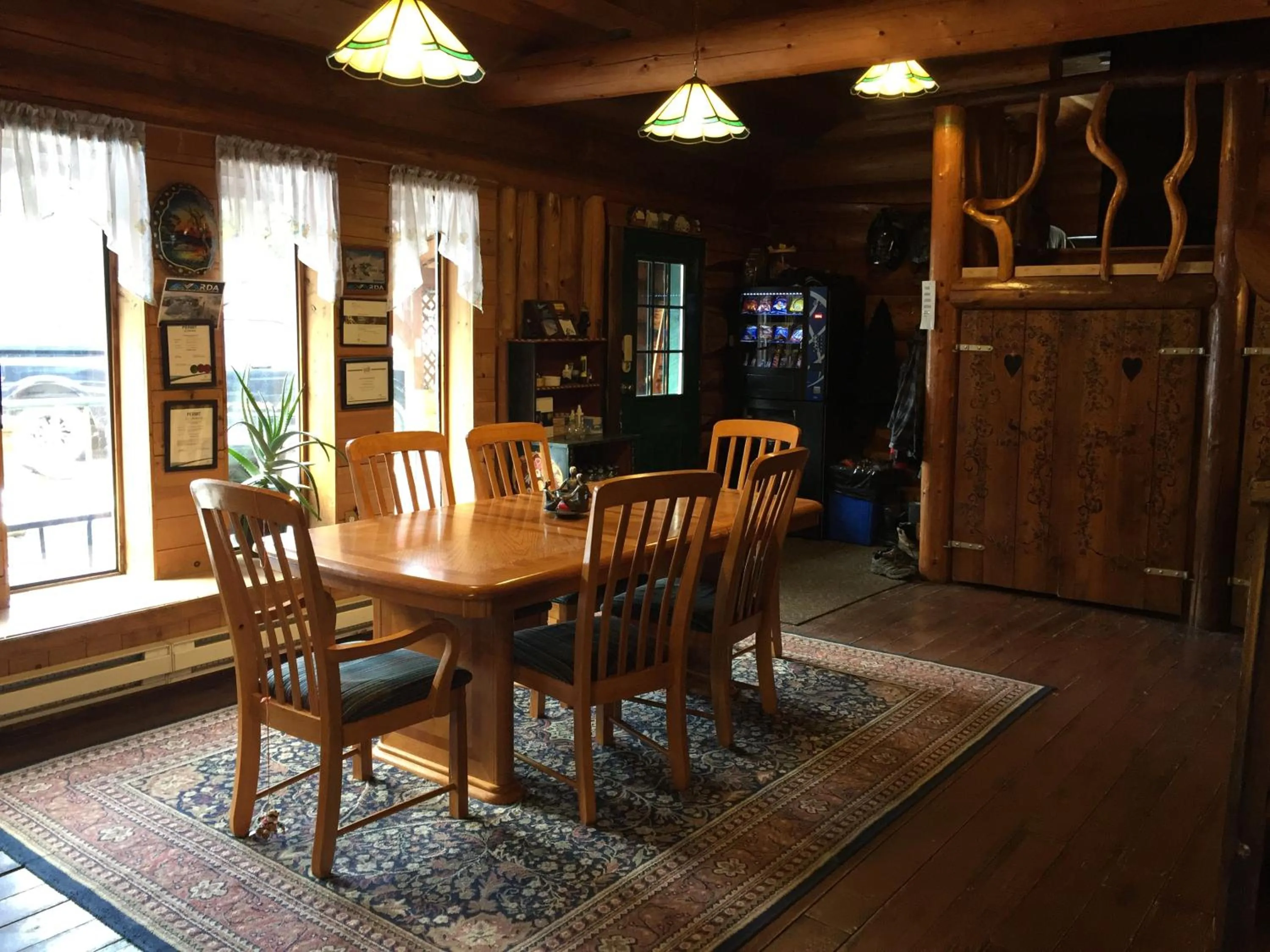 Summit River Lodge & Campsites