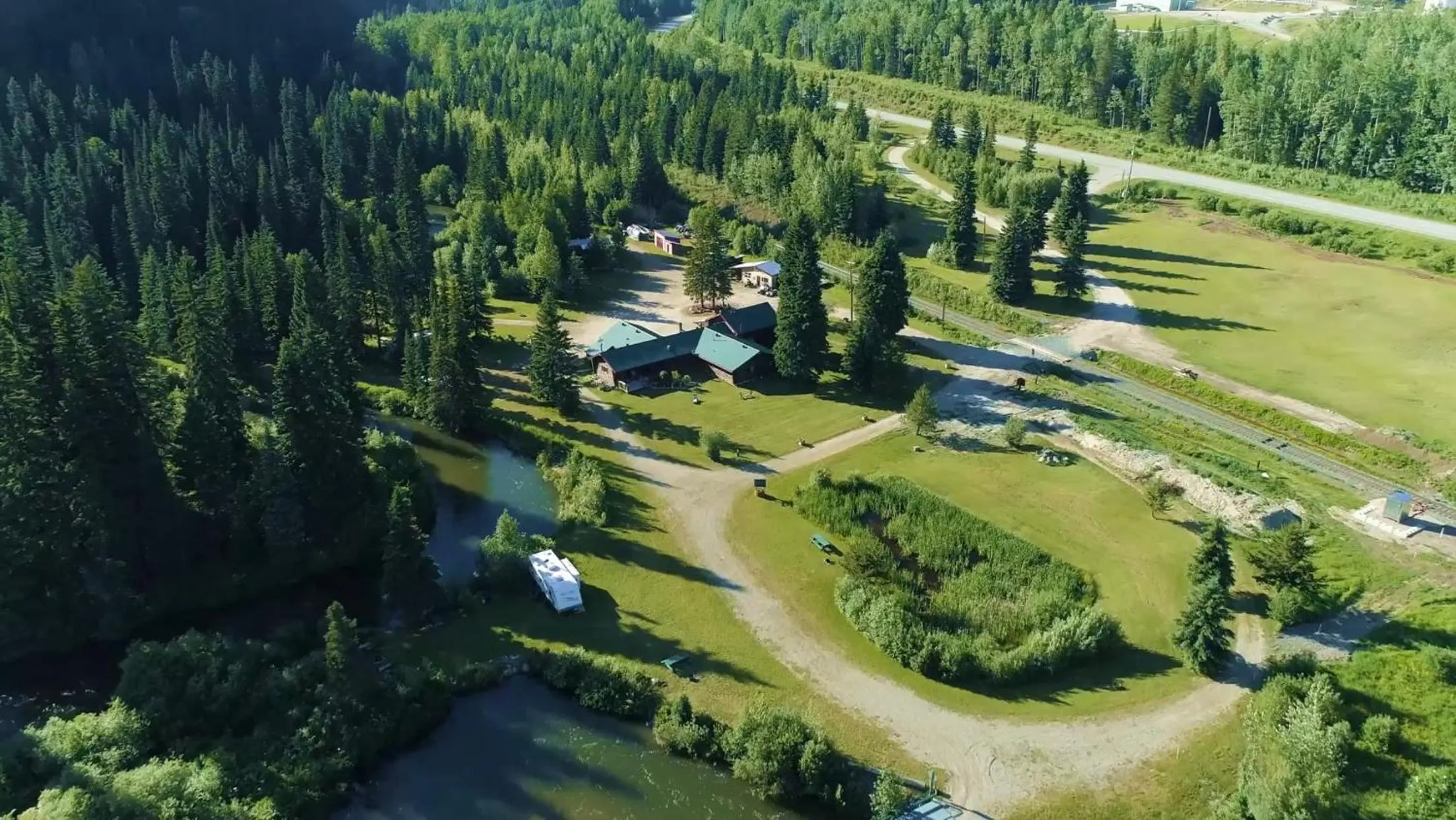 Summit River Lodge & Campsites