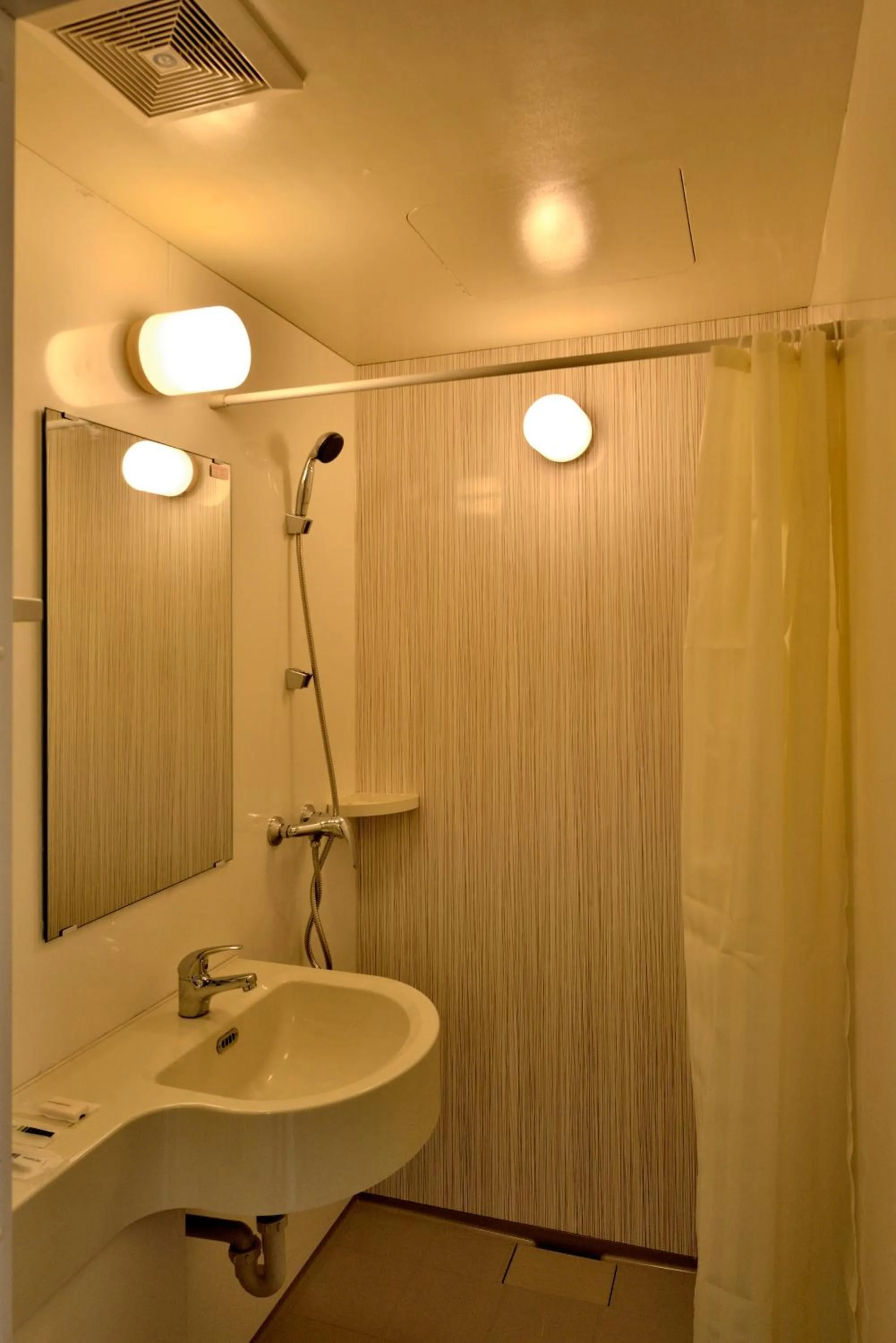 Bathroom in Zodiak MT Haryono by KAGUM Hotels
