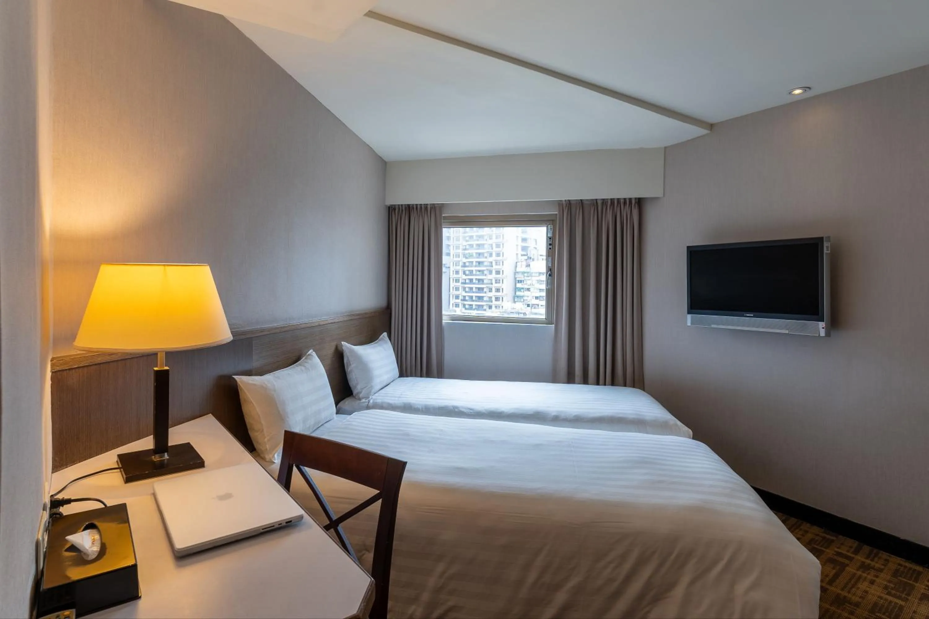 Bed in Guide Hotel Taipei Chongqing