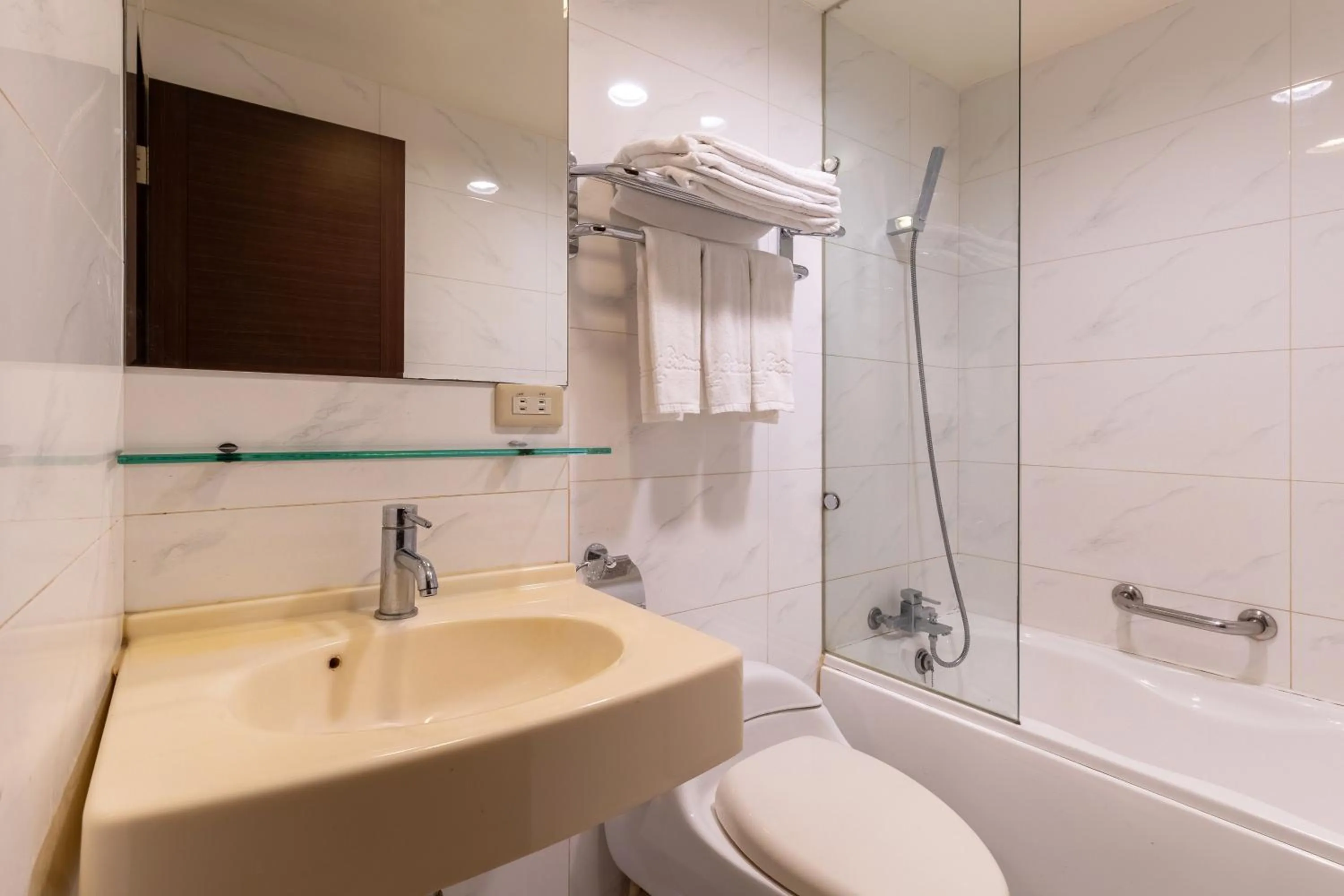 Bathroom in Guide Hotel Taipei Chongqing