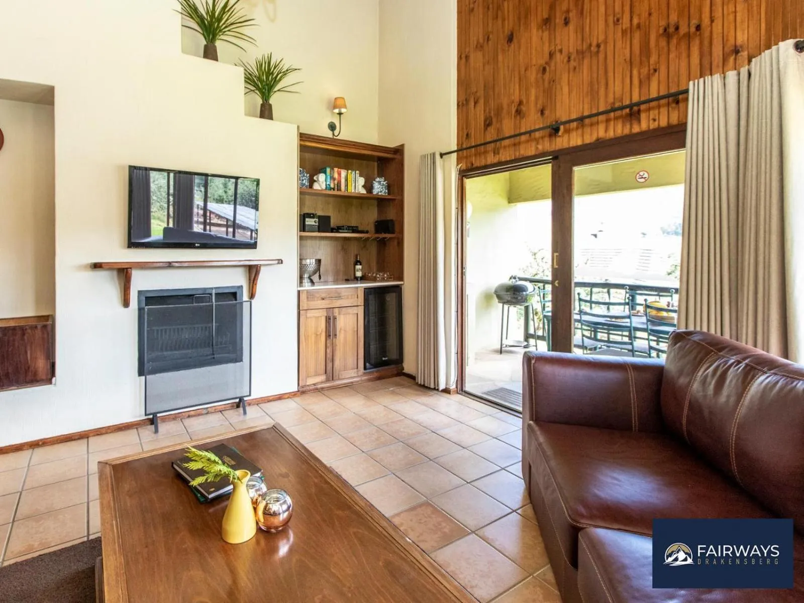 Communal lounge/ TV room in Fairways Drakensberg Resort