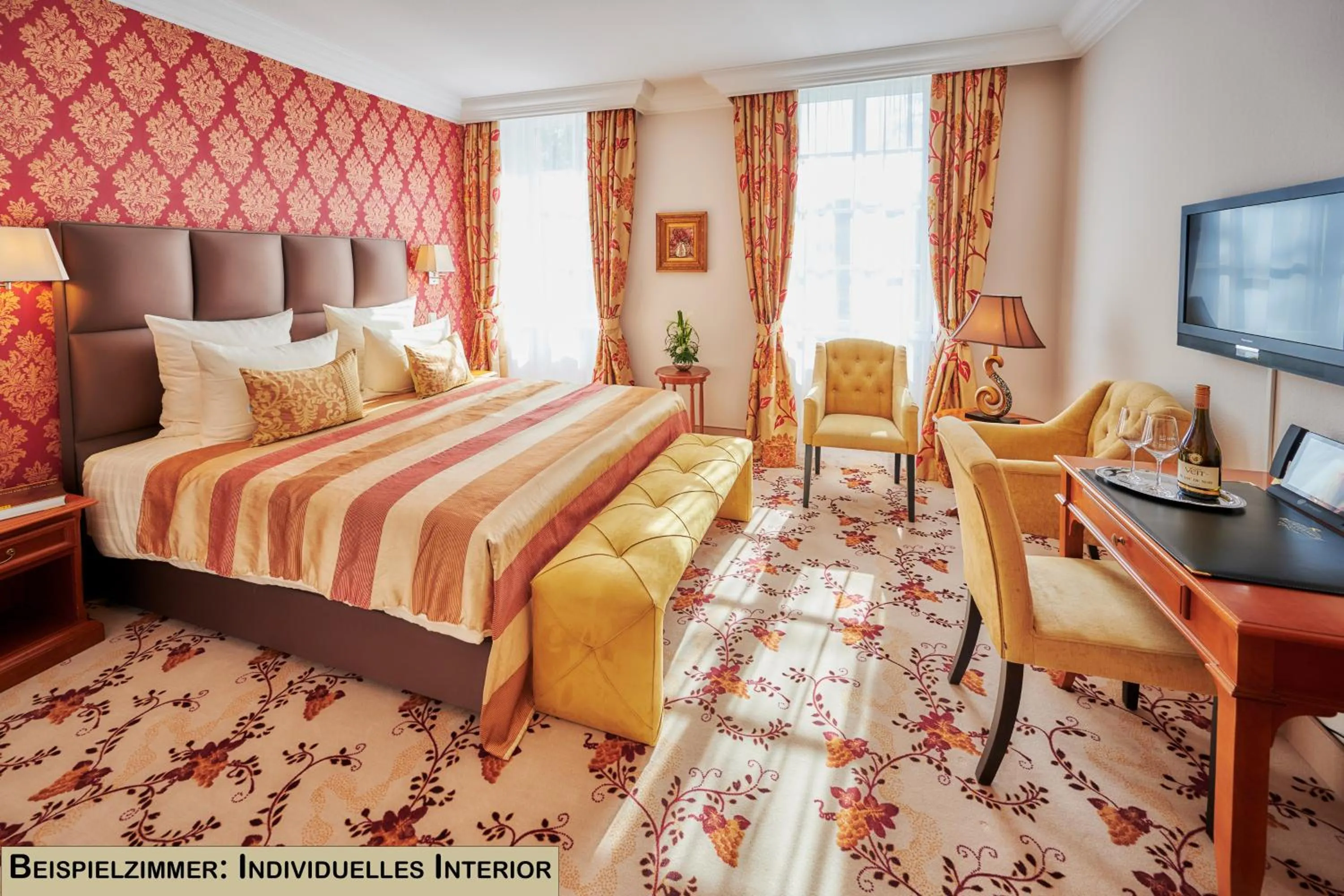 Photo of the whole room, Bed in Weinromantikhotel Richtershof