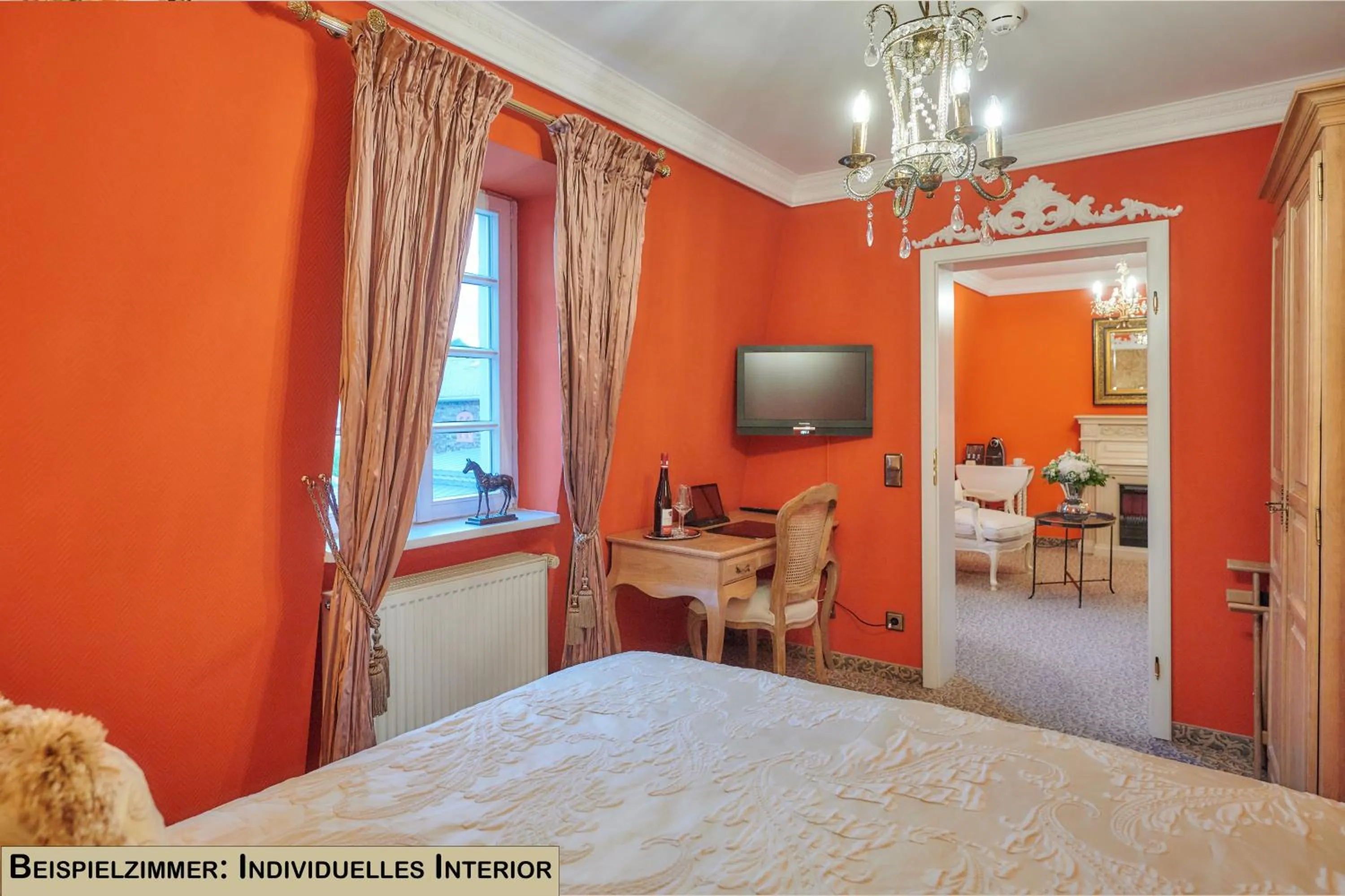 Photo of the whole room, Bed in Weinromantikhotel Richtershof