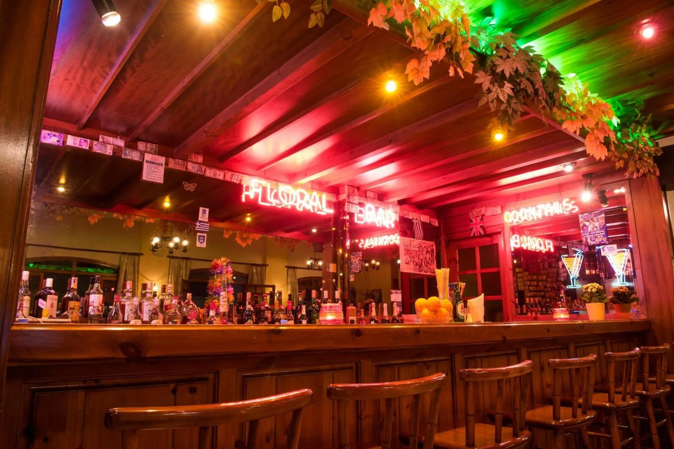 Lounge or bar in Floral Hotel