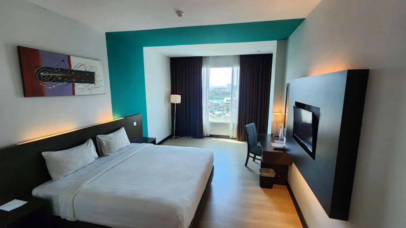 Bedroom, Bed in King's Hotel Nagoya Batam