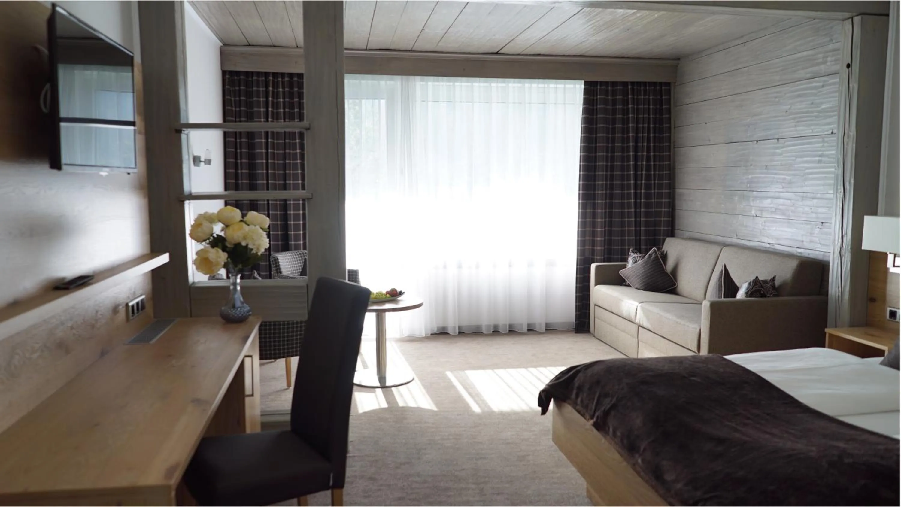 Photo of the whole room, Bed in Hotel Quellenhof