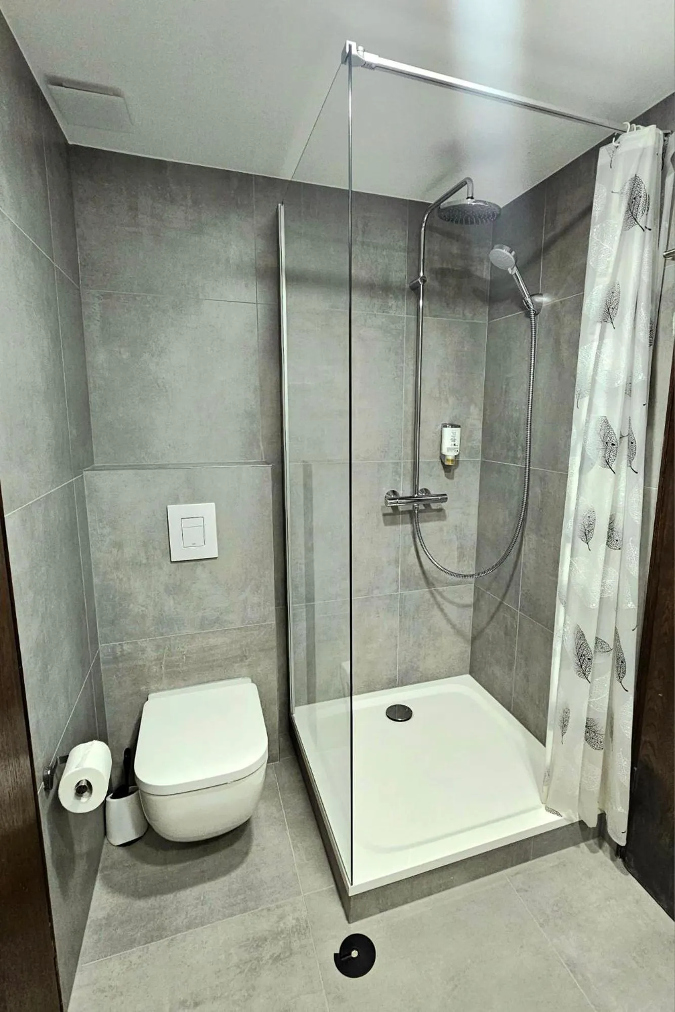 Shower in Hotel Quellenhof