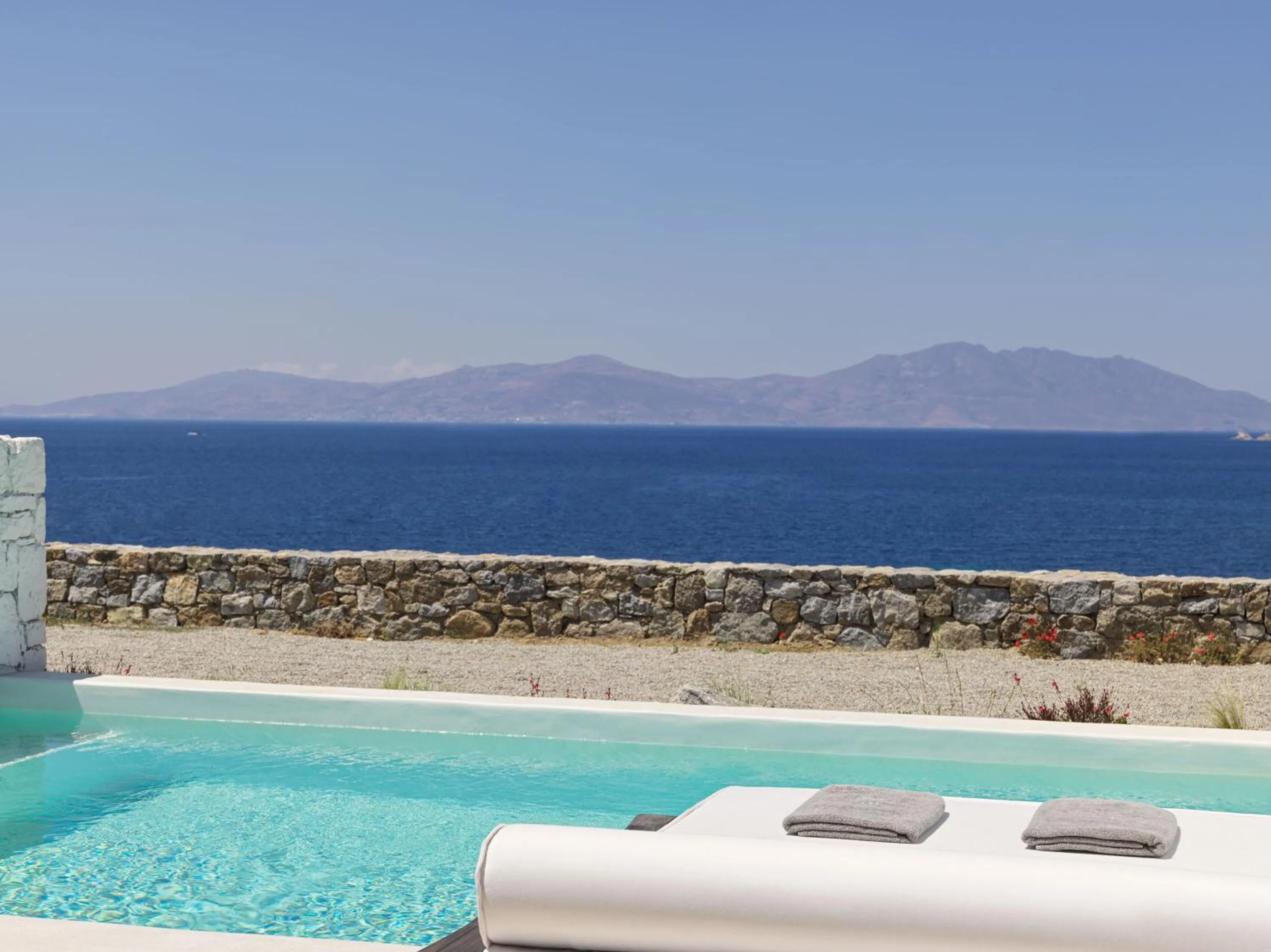 Swimming pool in Mykonos Earth Suites
