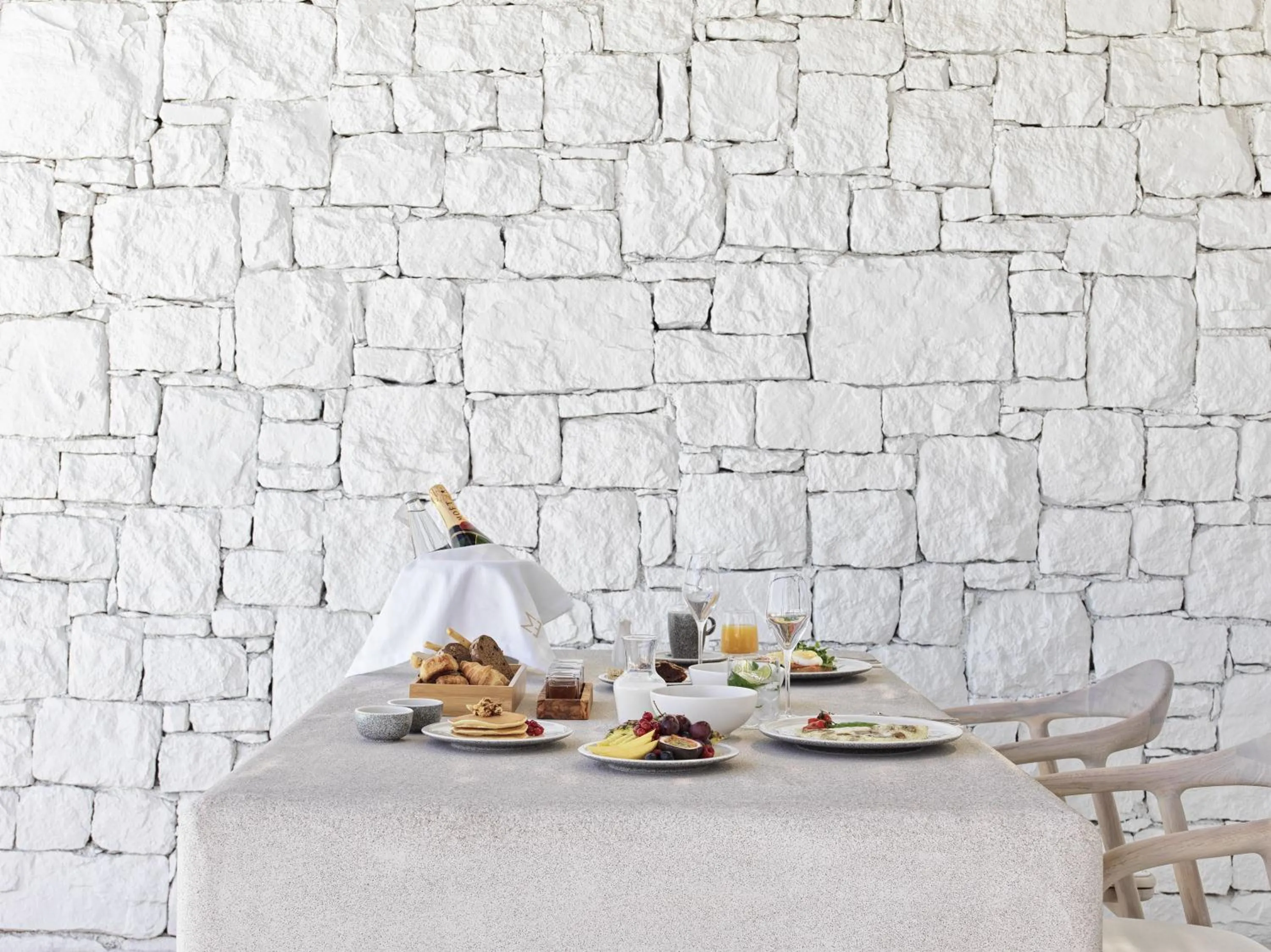 Food and drinks in Mykonos Earth Suites