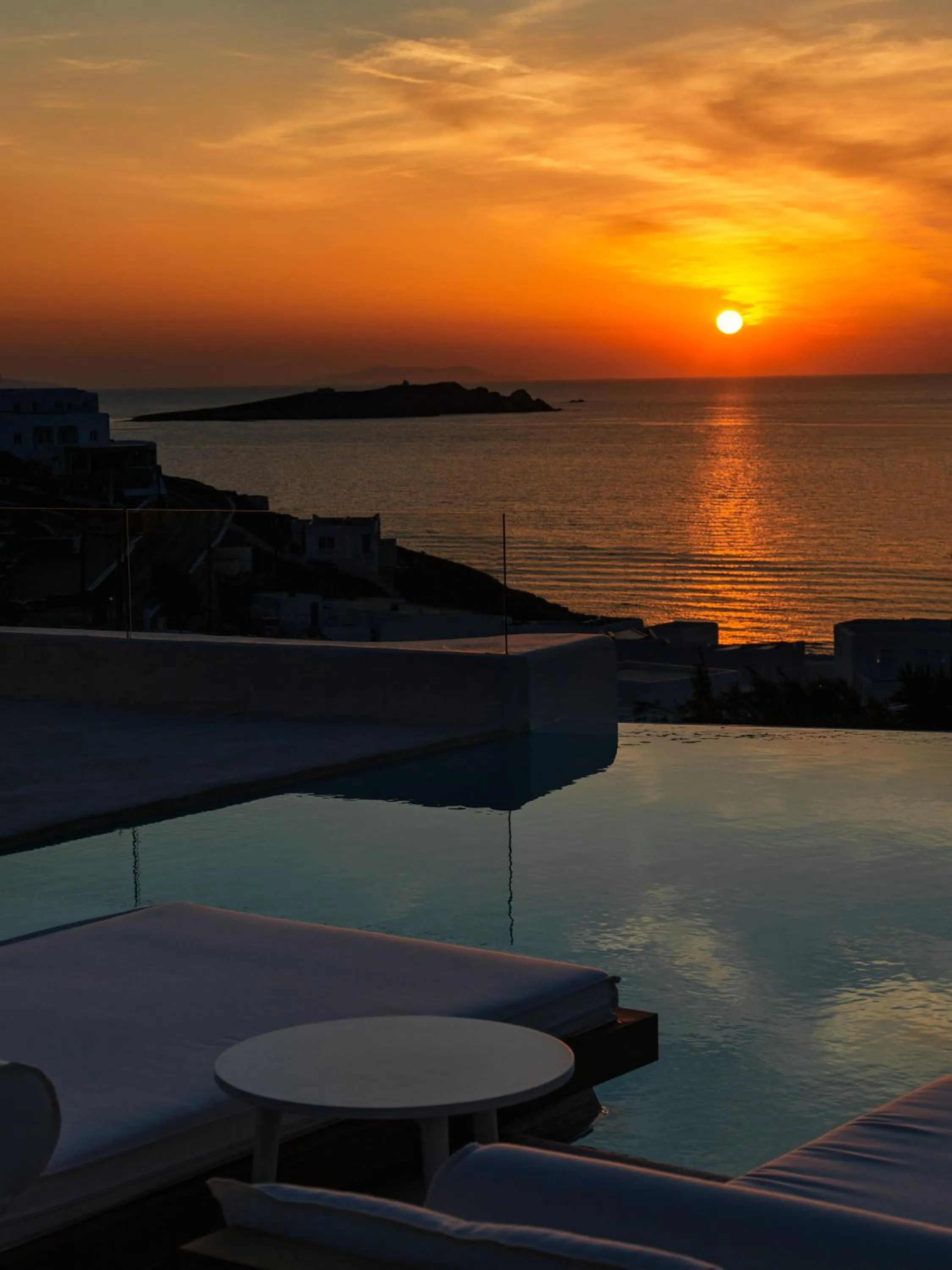 Swimming pool in Mykonos Earth Suites