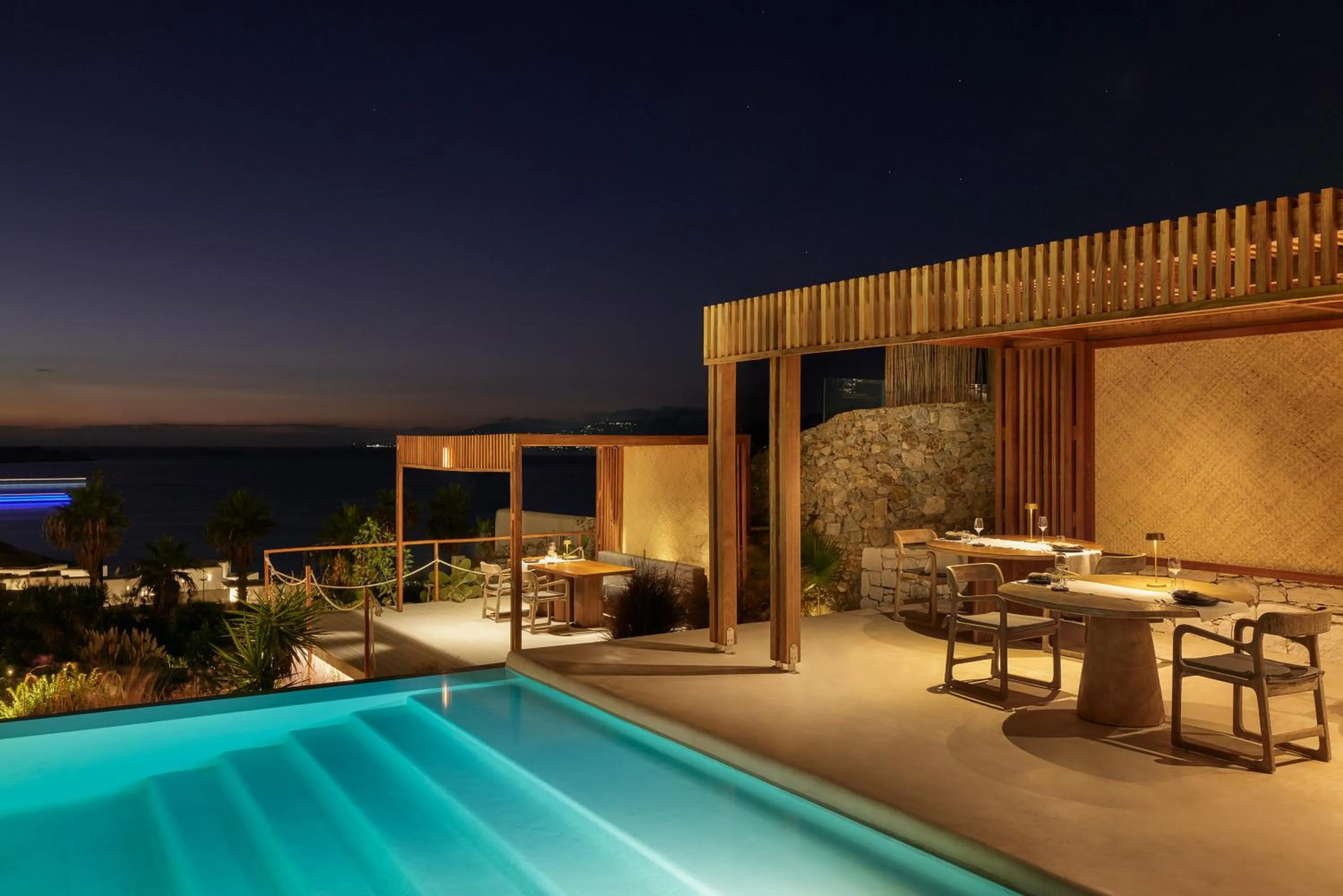 Restaurant/places to eat in Mykonos Earth Suites