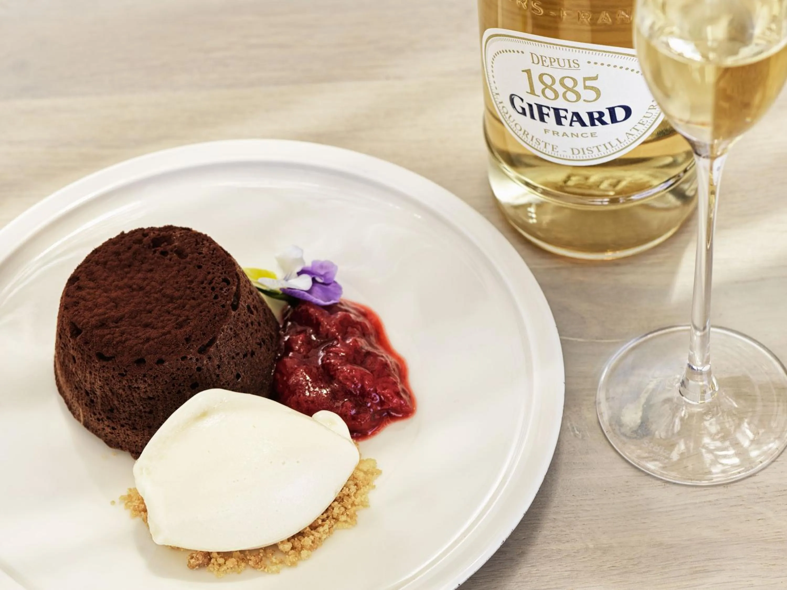 Restaurant/places to eat in Mykonos Earth Suites