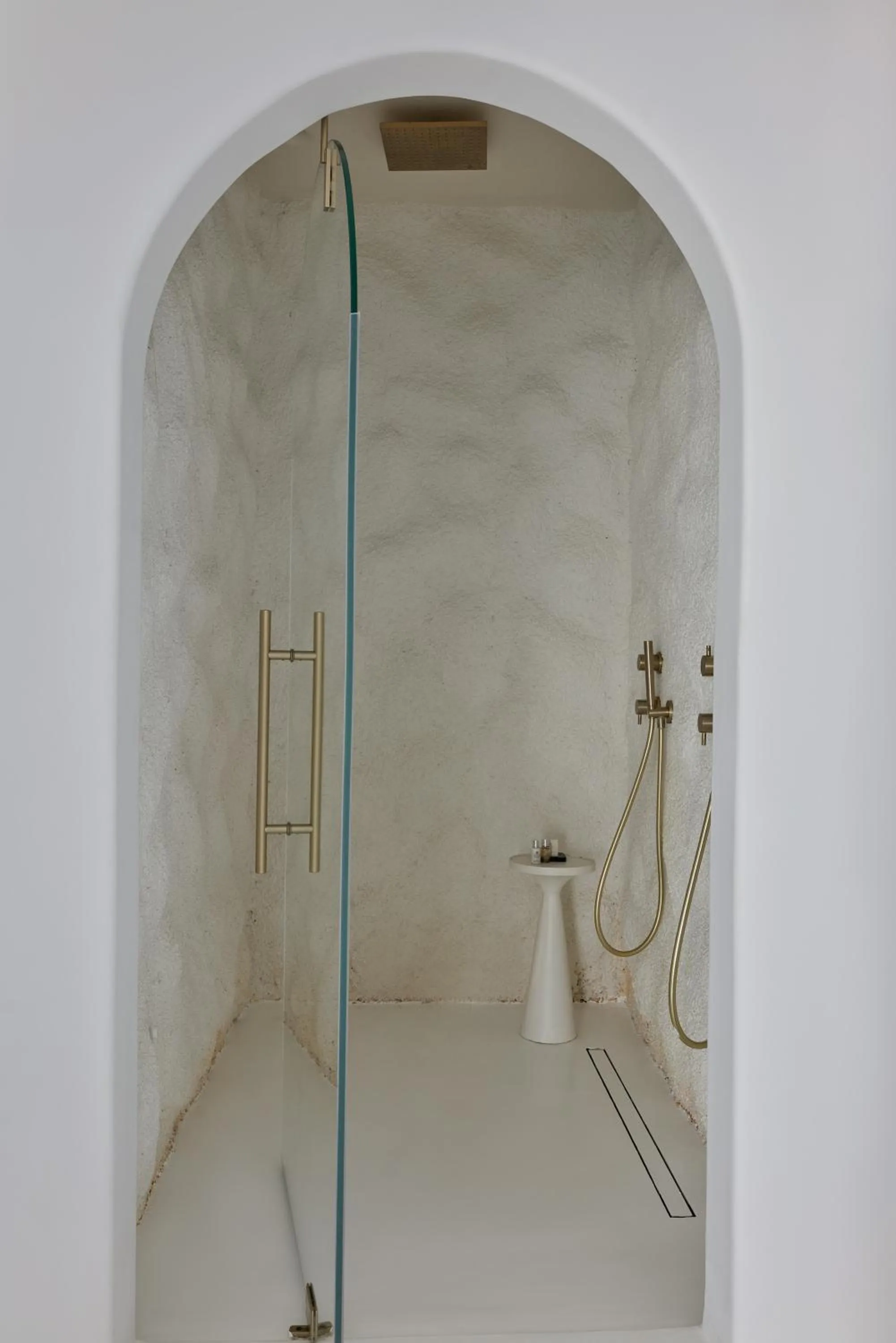 Shower in Mykonos Earth Suites