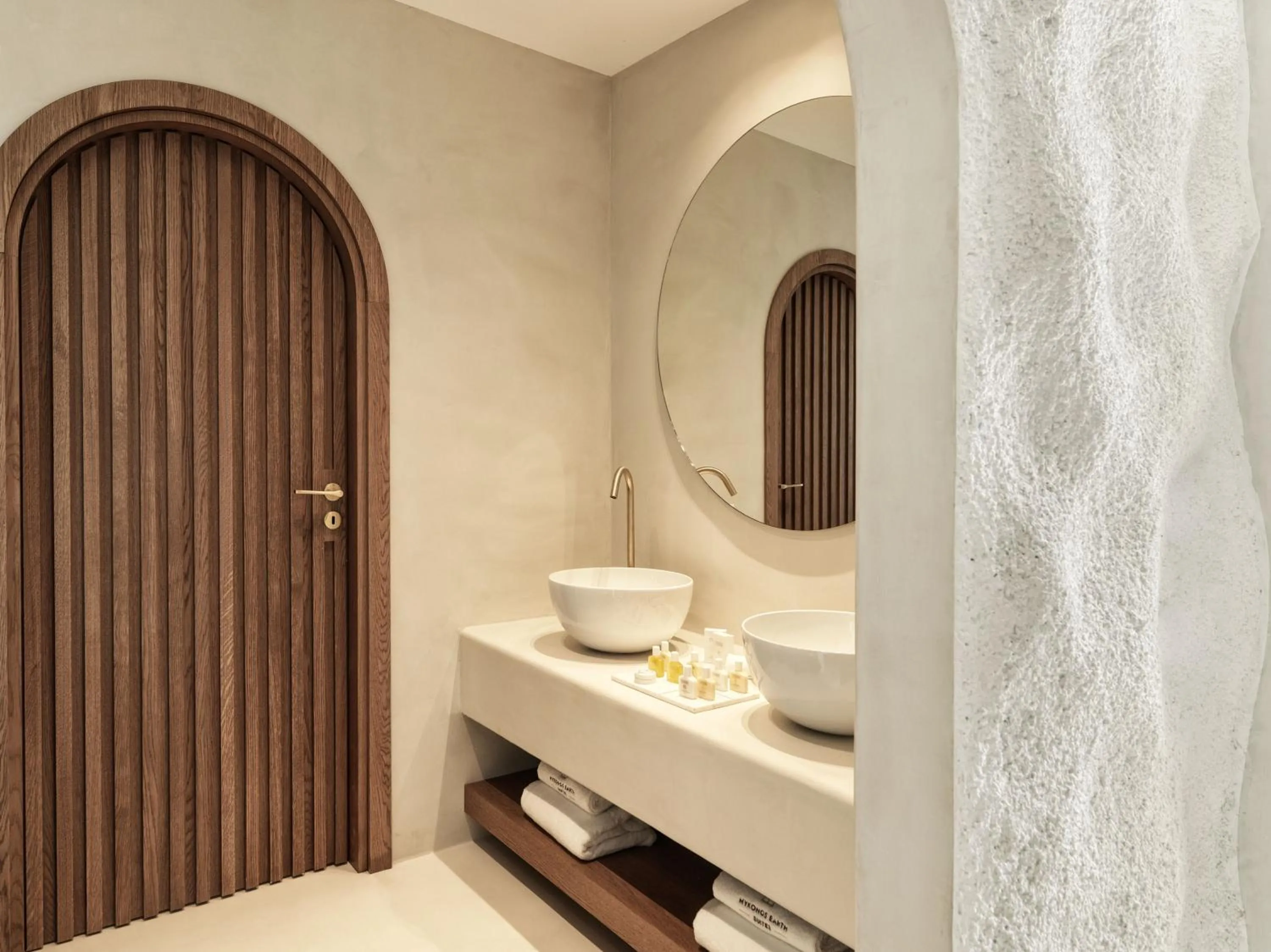 Open Air Bath in Mykonos Earth Suites