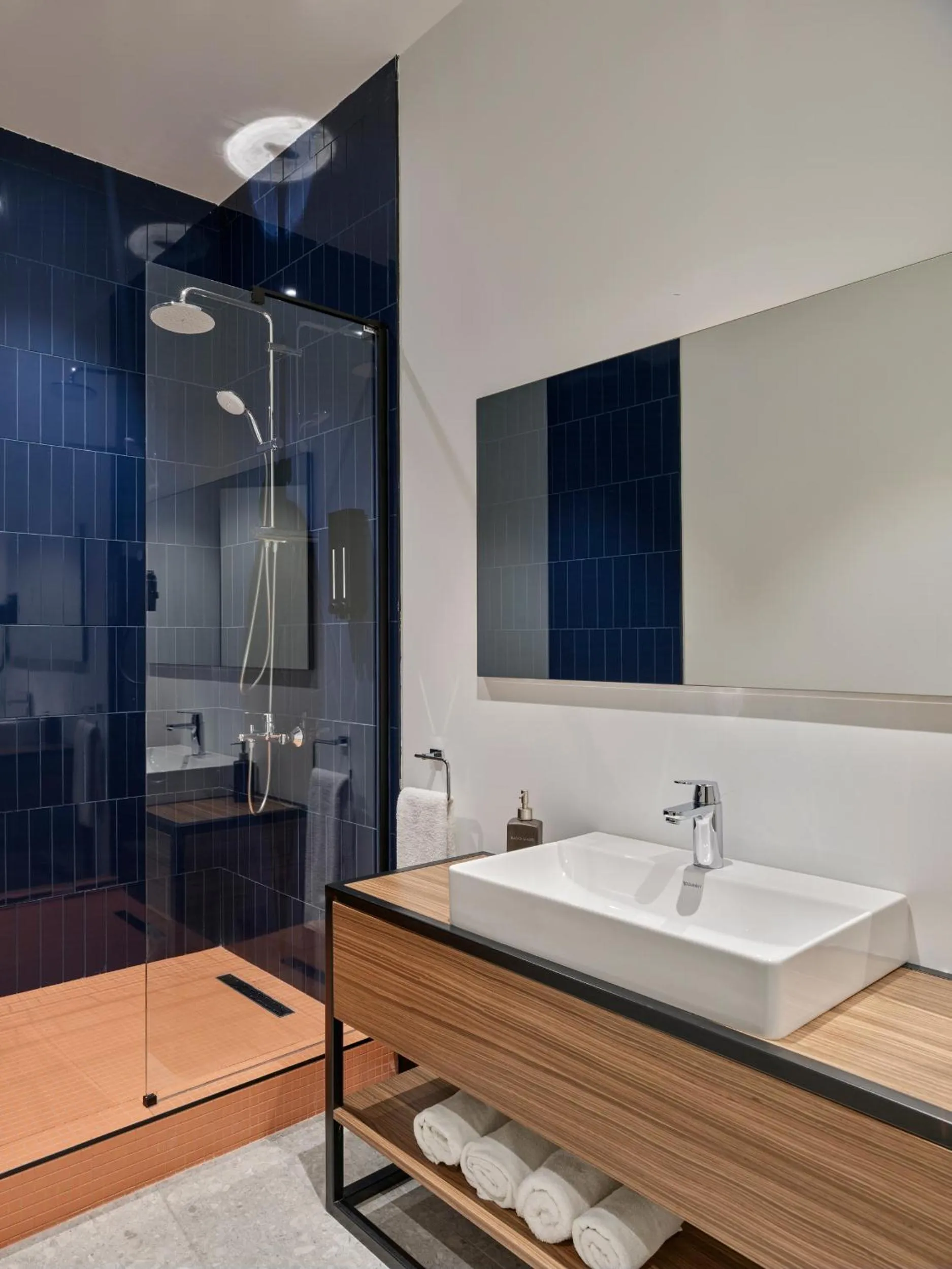 Shower in Kepler Club Sabiha Gökçen Airport - International Transit Area