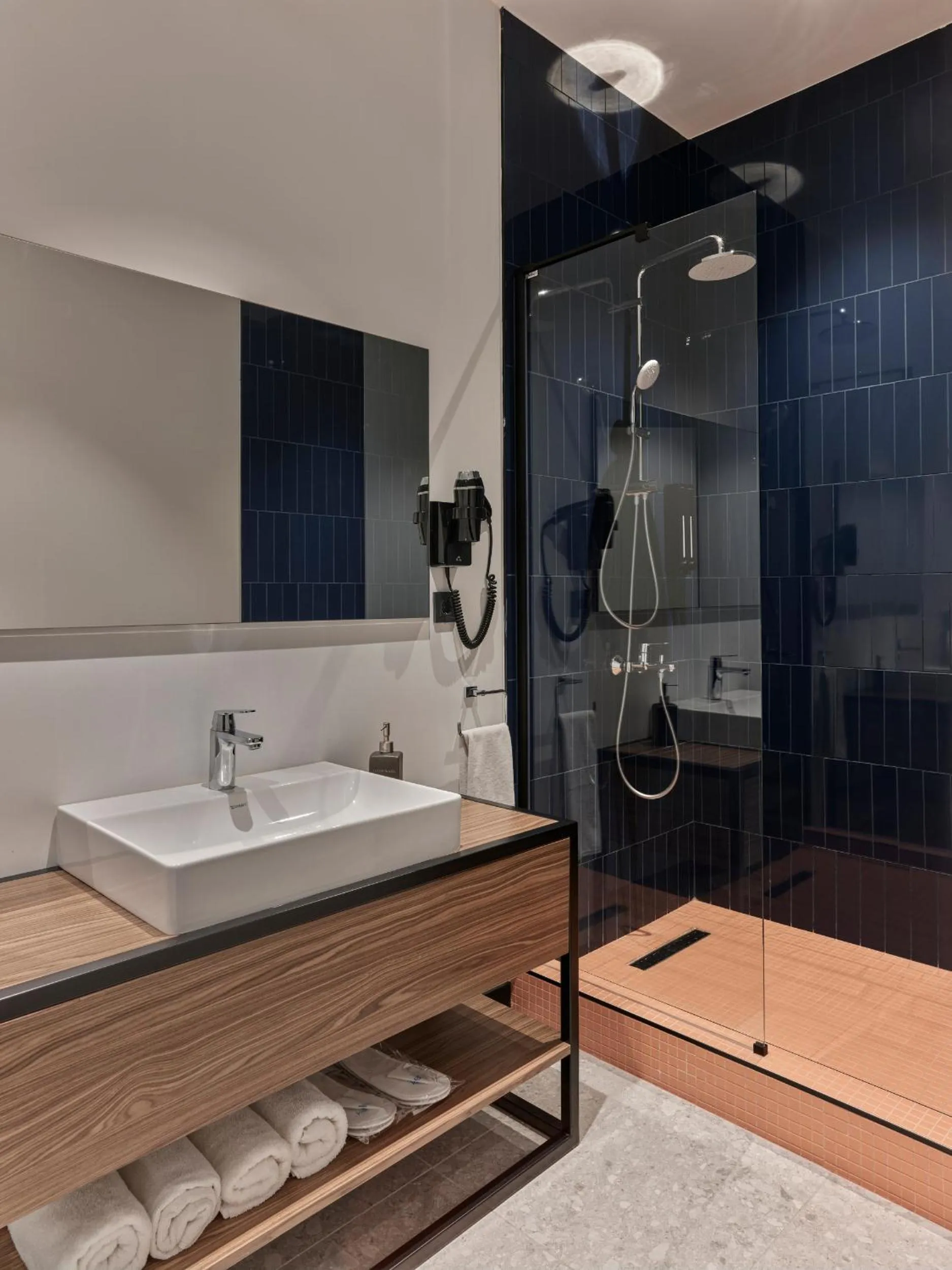 Shower in Kepler Club Sabiha Gökçen Airport - International Transit Area