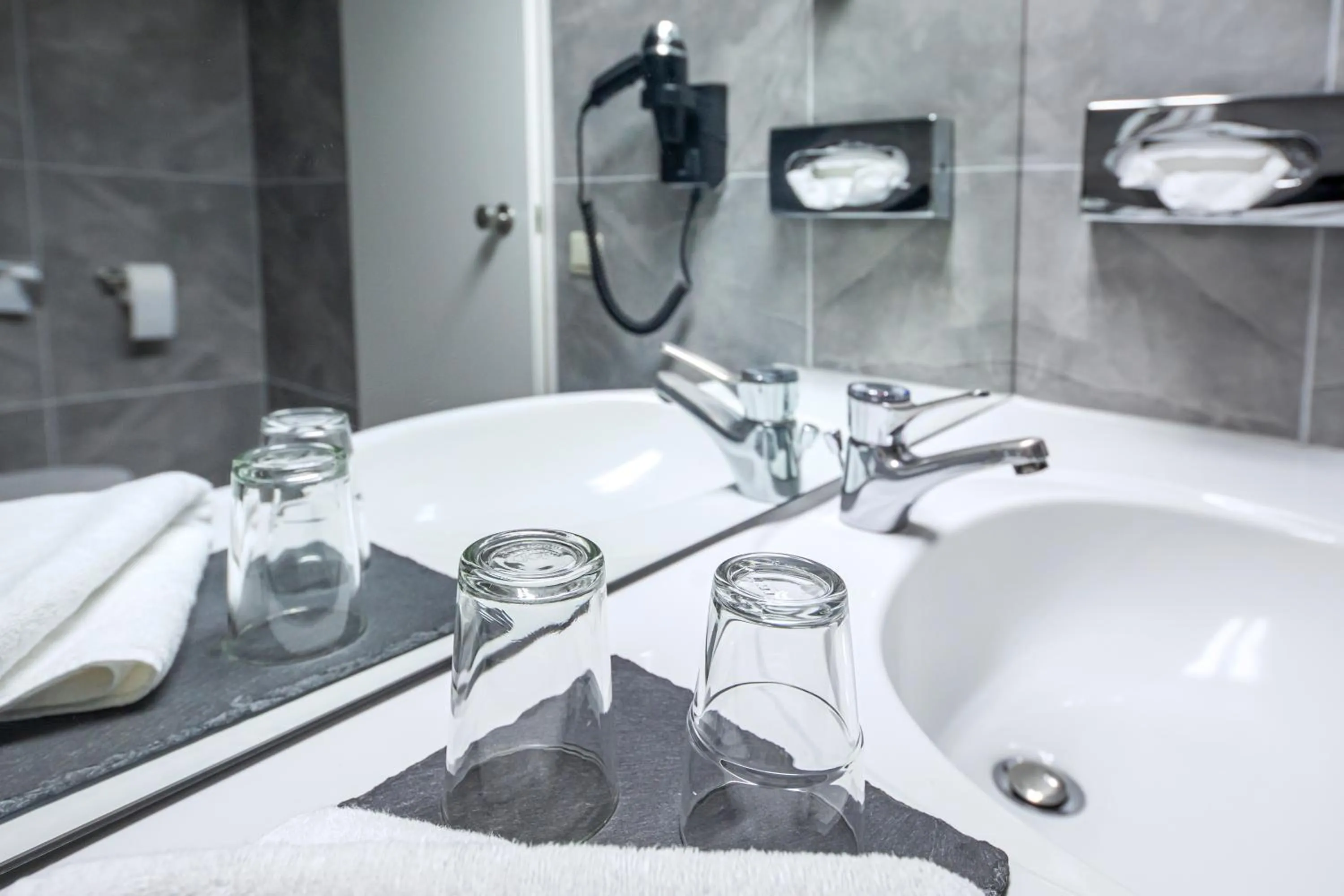 Bathroom in ACHAT Hotel Monschau