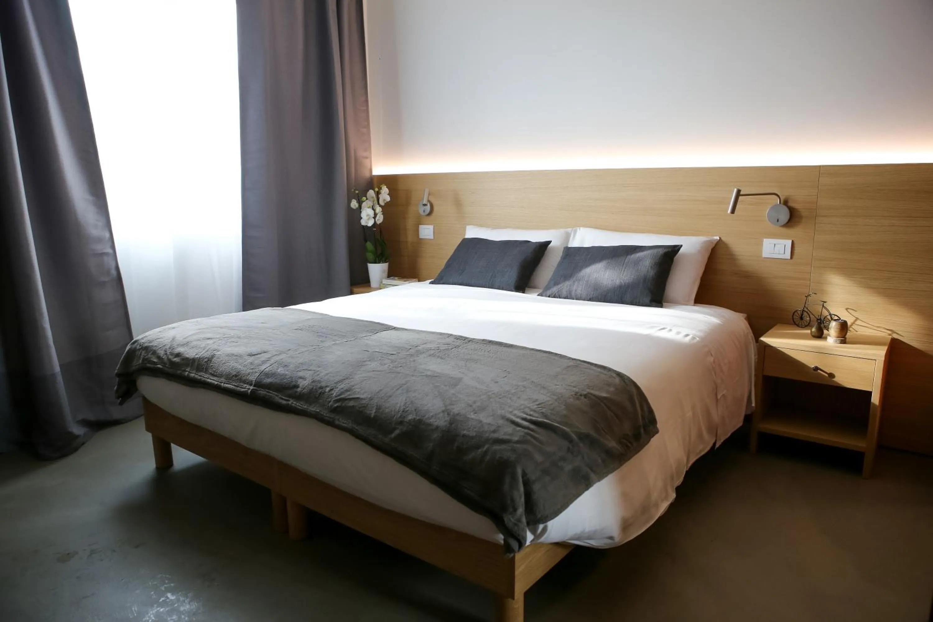 Photo of the whole room, Bed in Bed and Bike Verona