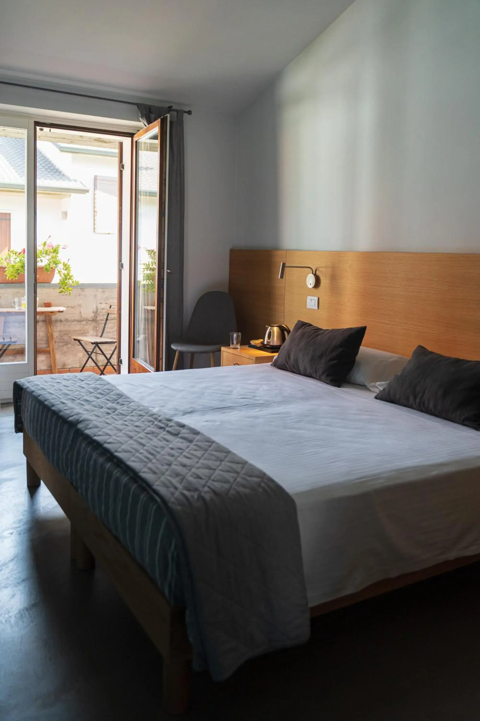 Deluxe Double or Twin Room with Balcony - single occupancy in Bed and Bike Verona Deluxe Double or Twin Room with Balcony - single occupancy in Bed and Bike Verona