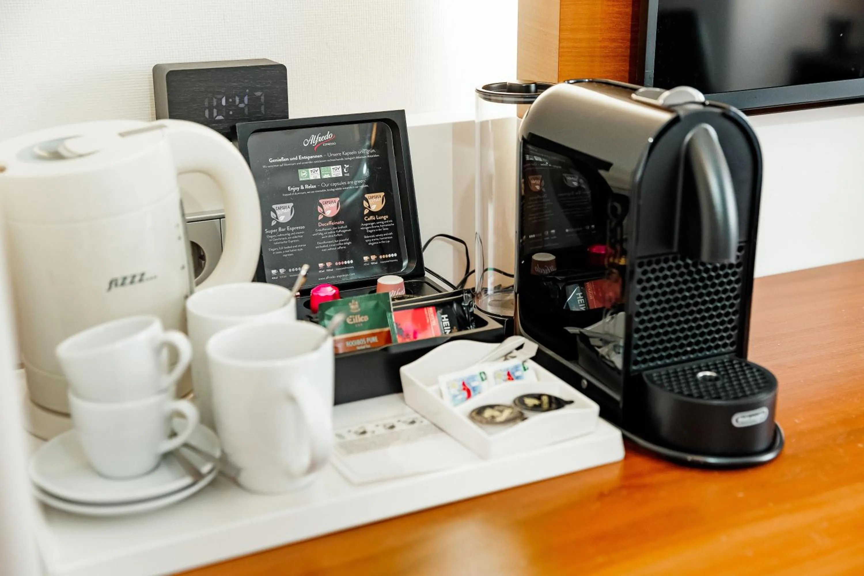 Coffee/tea facilities in Privathotel alte mühle Wolfsburg-Weyhausen