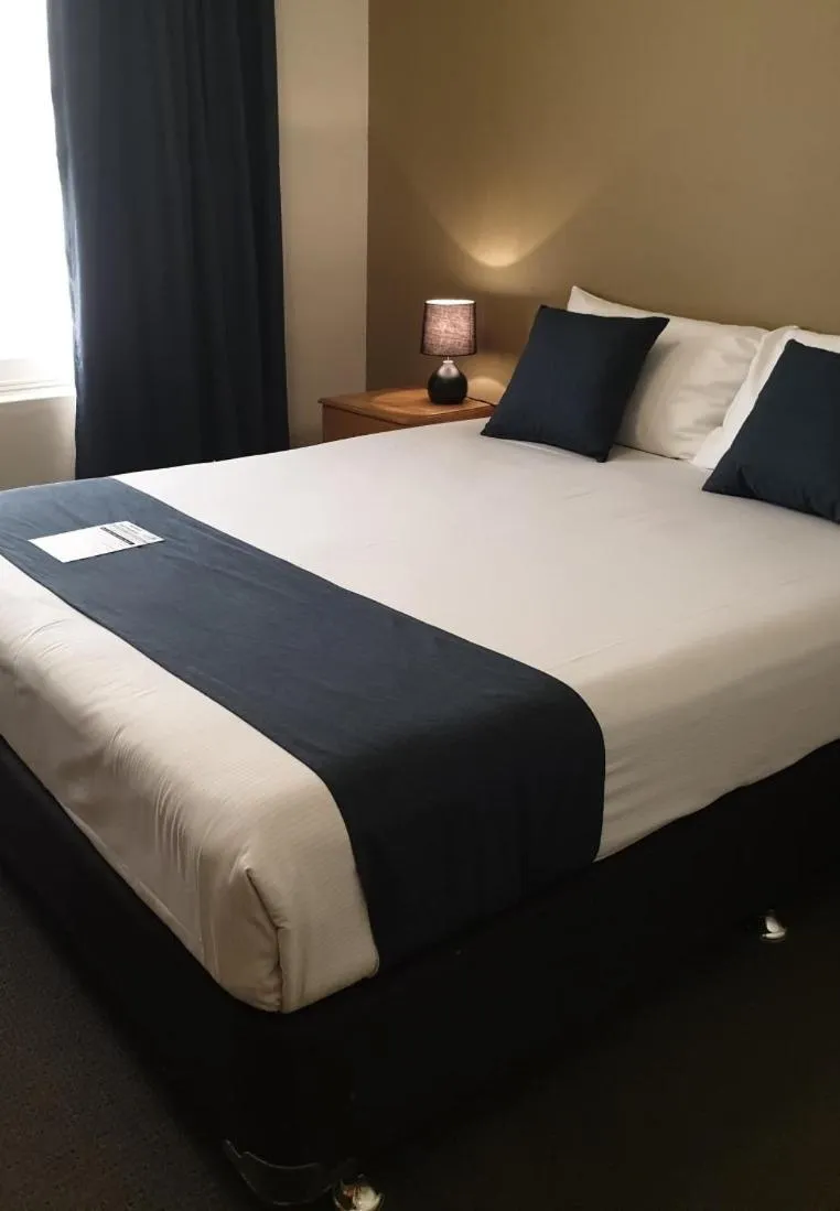 Bed in Adelaide Pulteney Motel