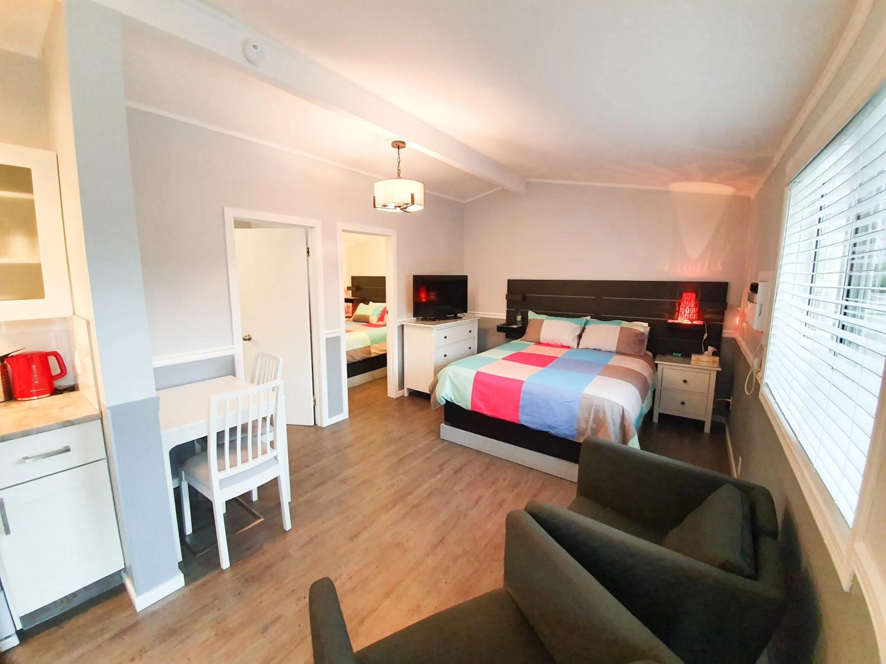 Photo of the whole room, Bed in The Orchard at Oliver