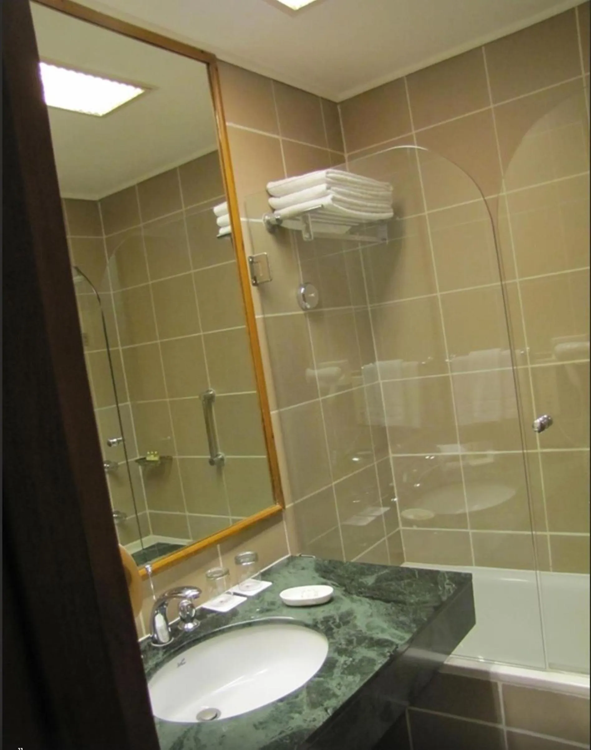 Bathroom in Radisson Jass Hotel, Khajuraho