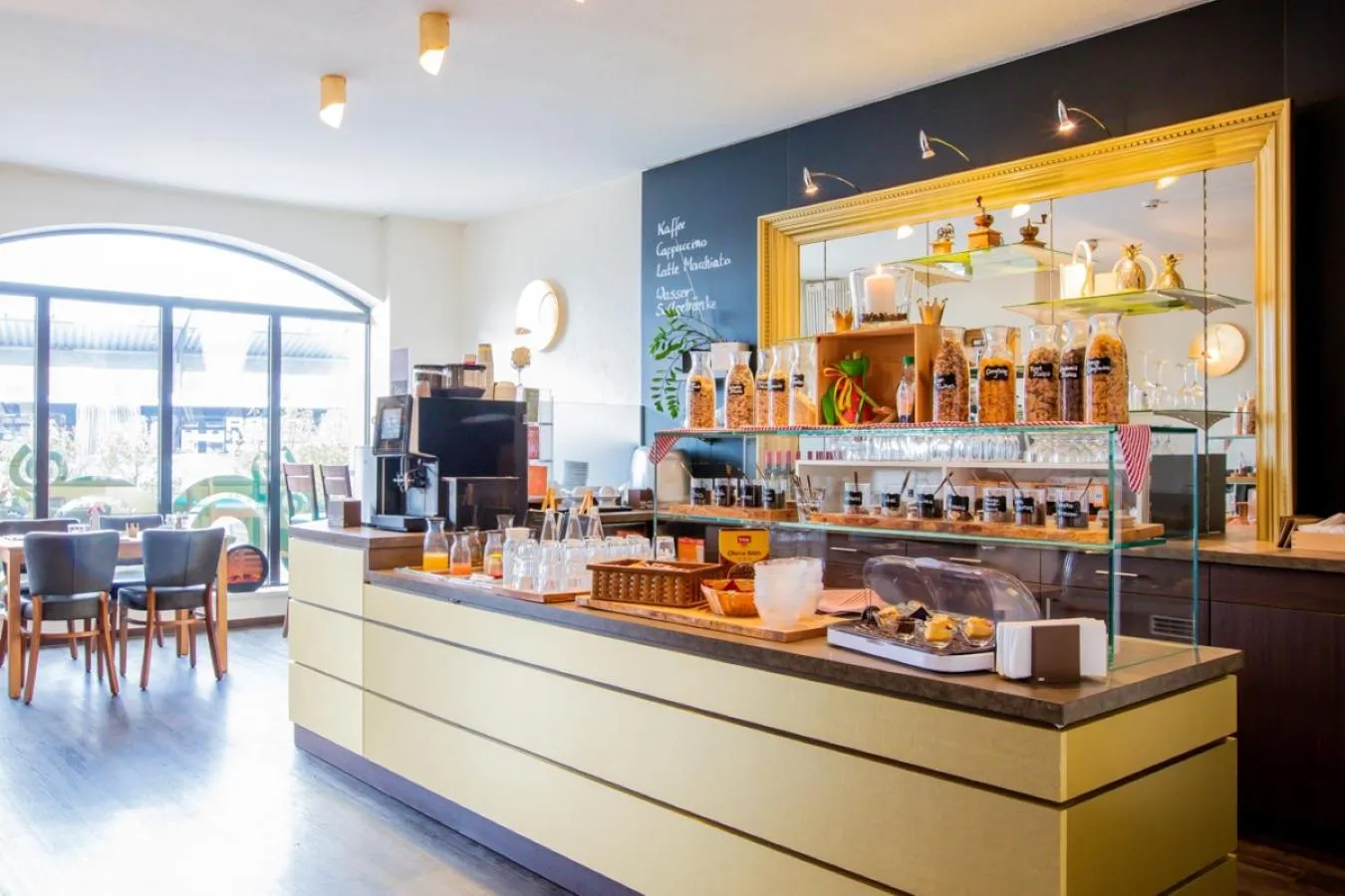 Restaurant/places to eat in Hotel Das Kronprinz