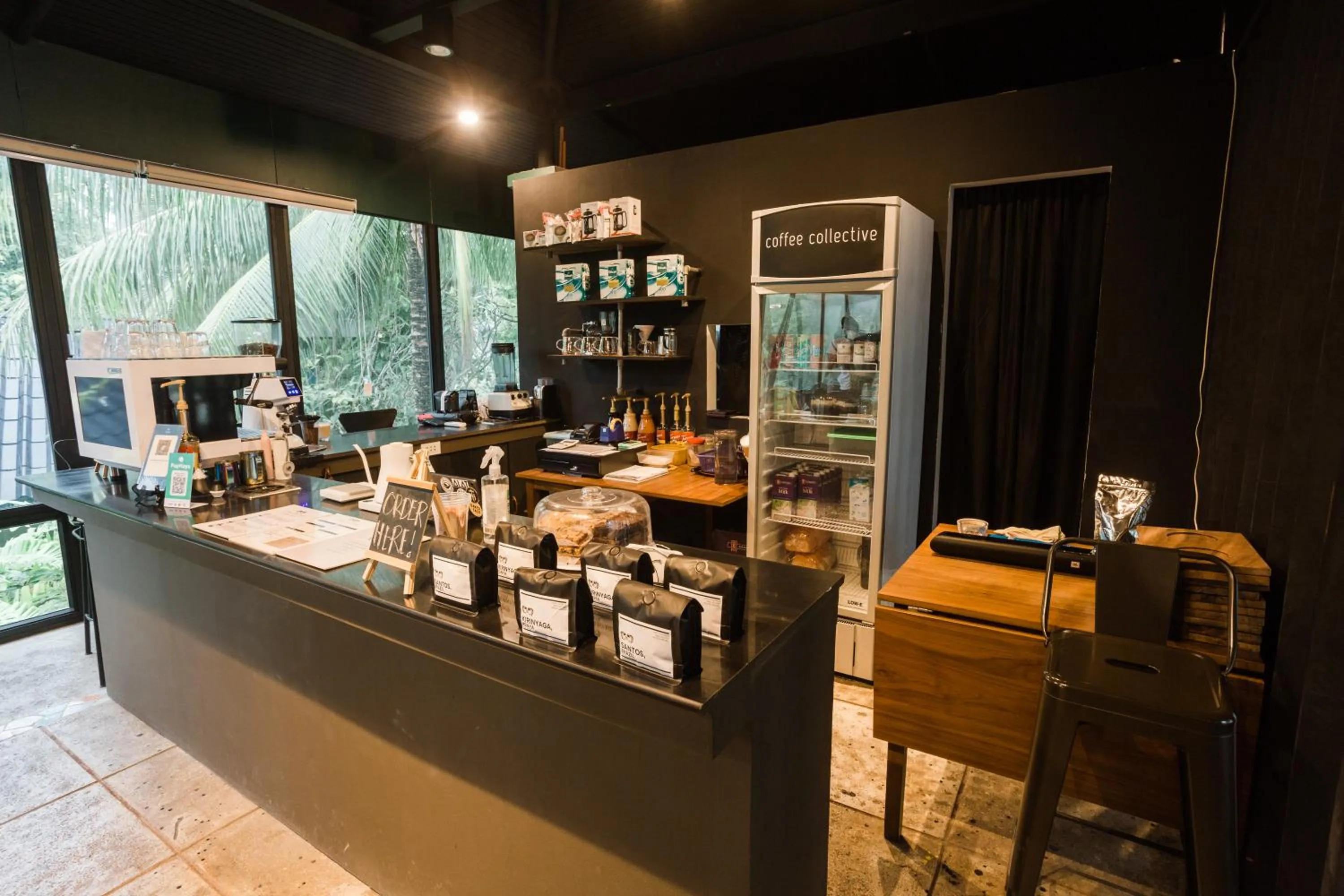 Restaurant/places to eat in The Henry Resort Dumaguete