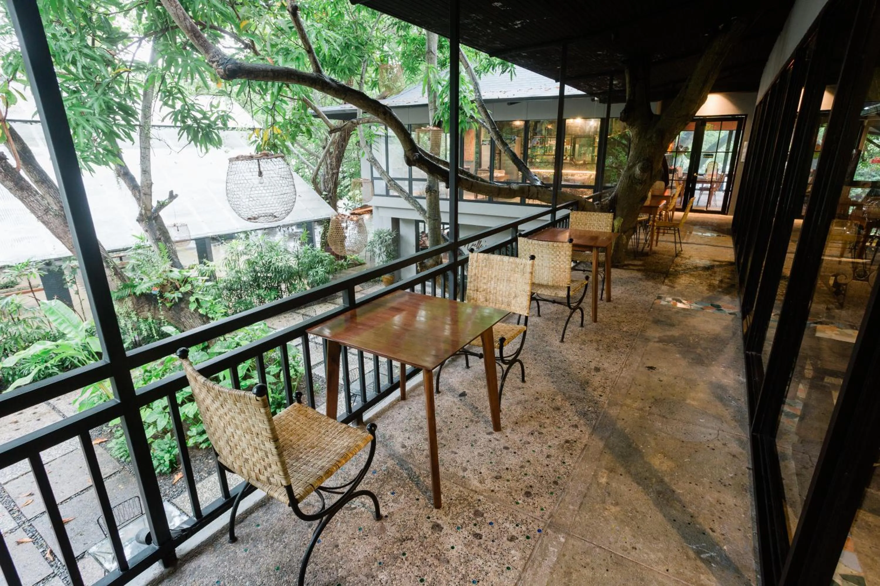 Restaurant/places to eat in The Henry Resort Dumaguete