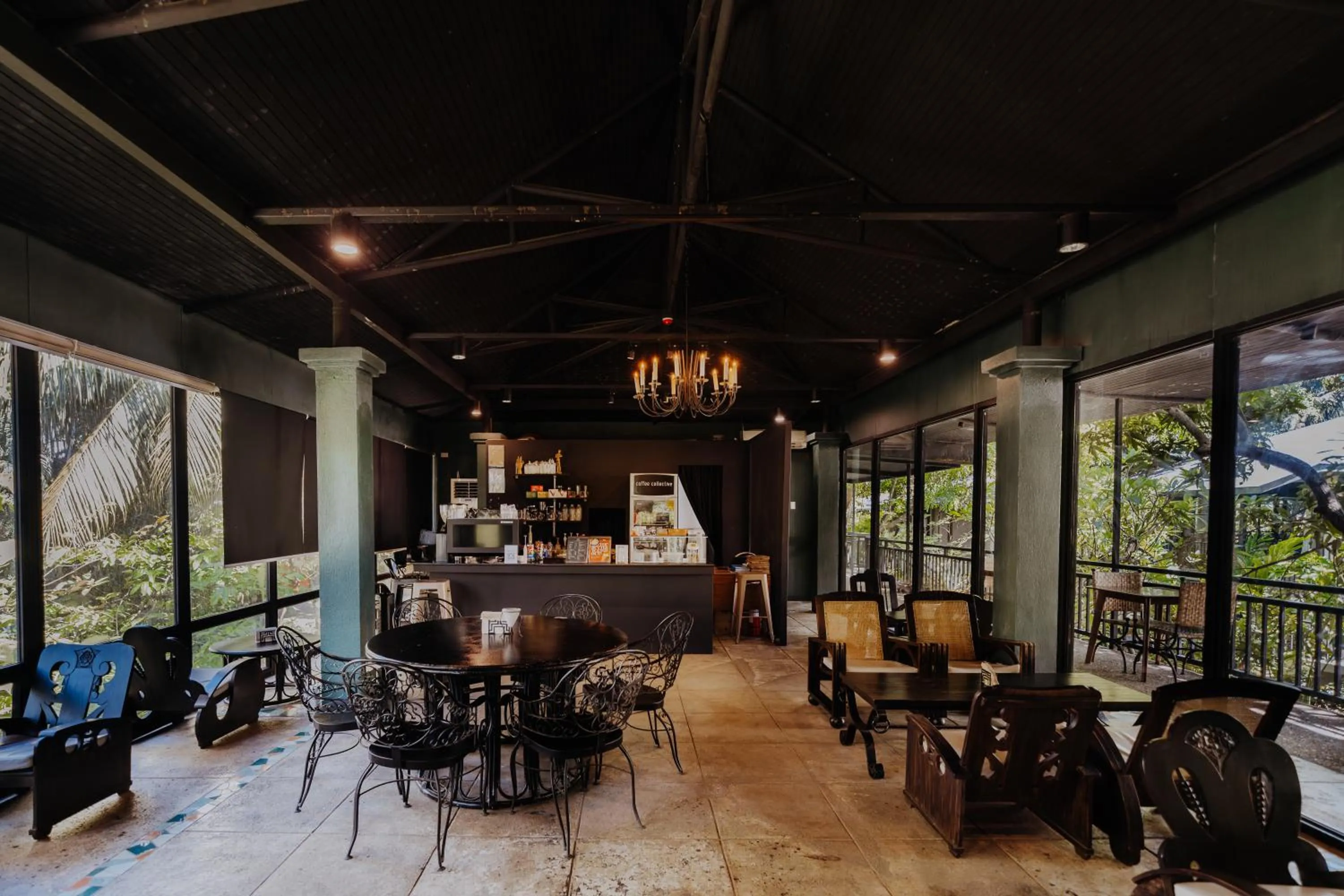 Restaurant/places to eat in The Henry Resort Dumaguete