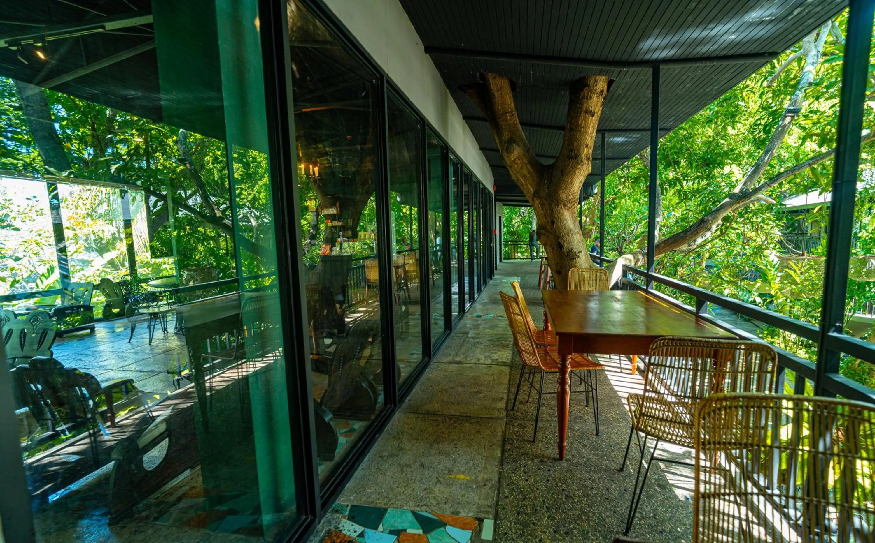 Restaurant/places to eat in The Henry Resort Dumaguete