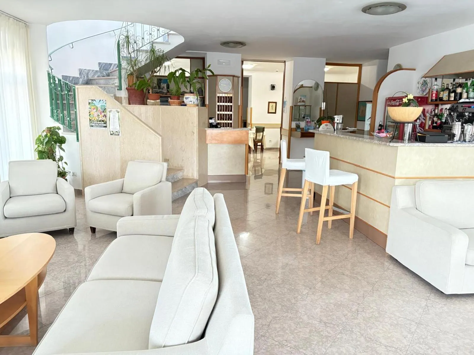 Lounge or bar in Hotel Maronti