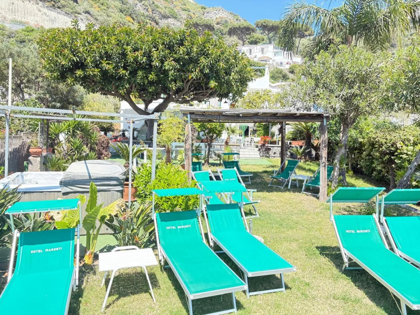 Solarium in Hotel Maronti