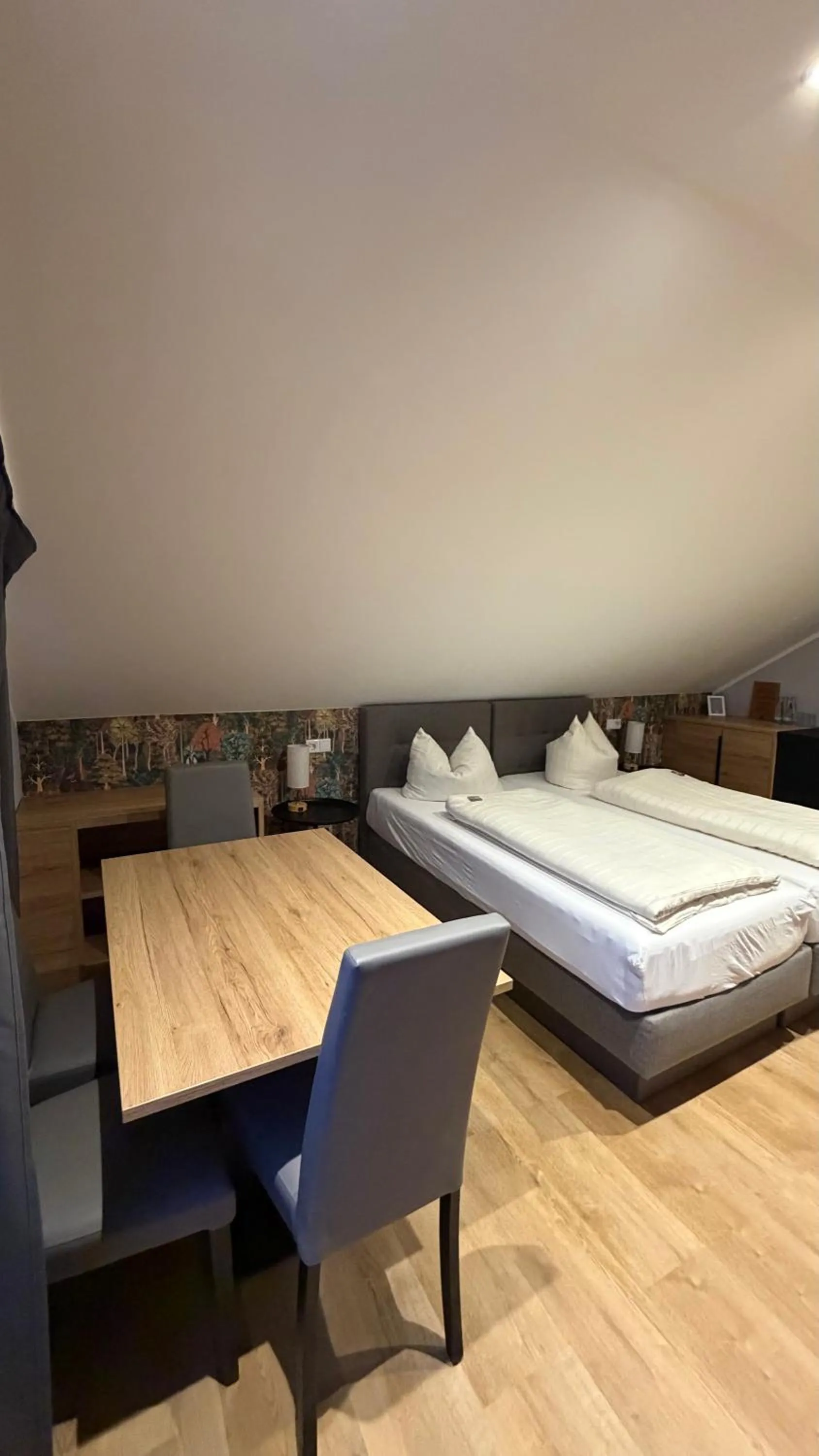 Bed in Hotel Senator