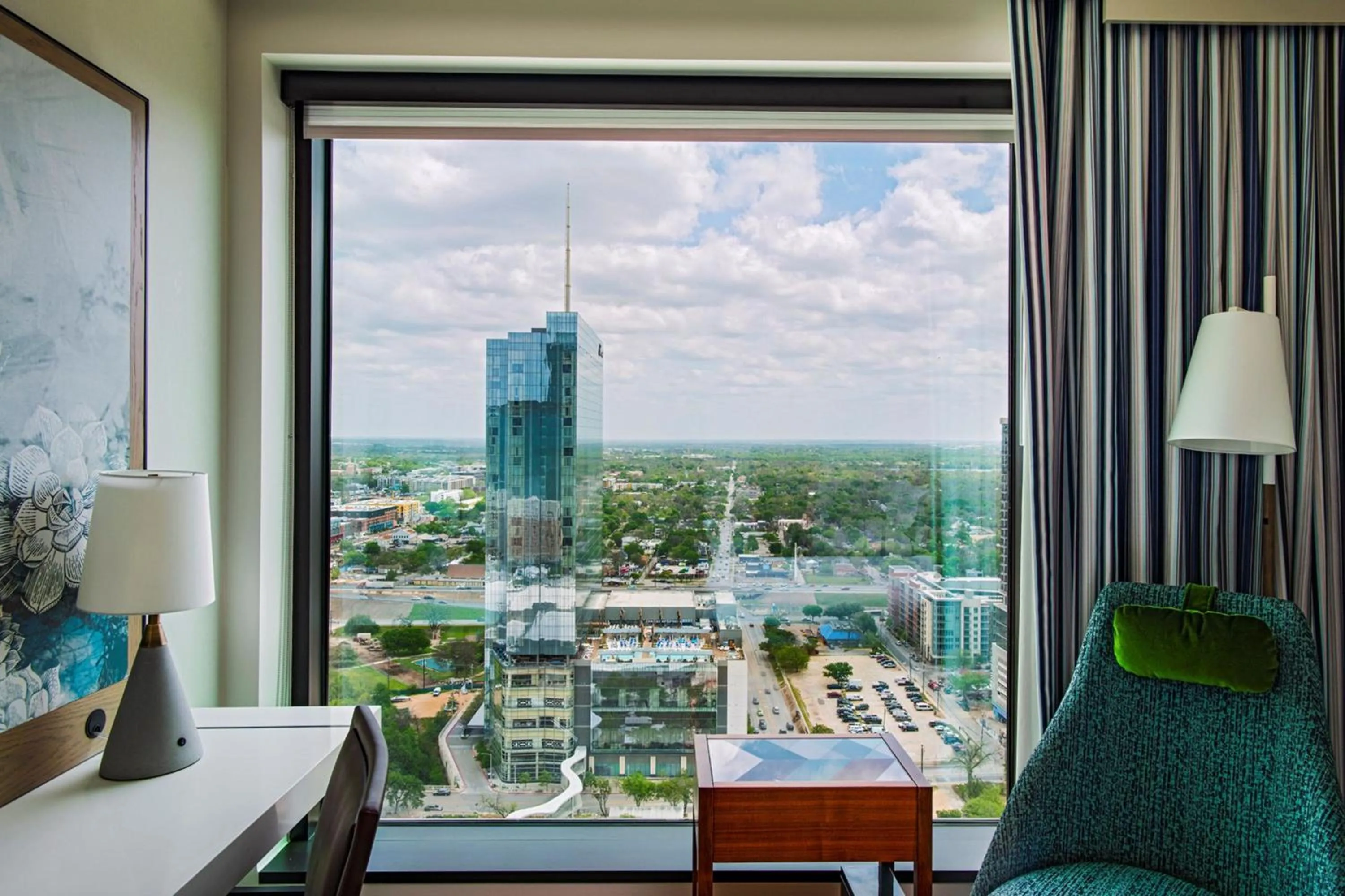 Photo of the whole room in Austin Marriott Downtown