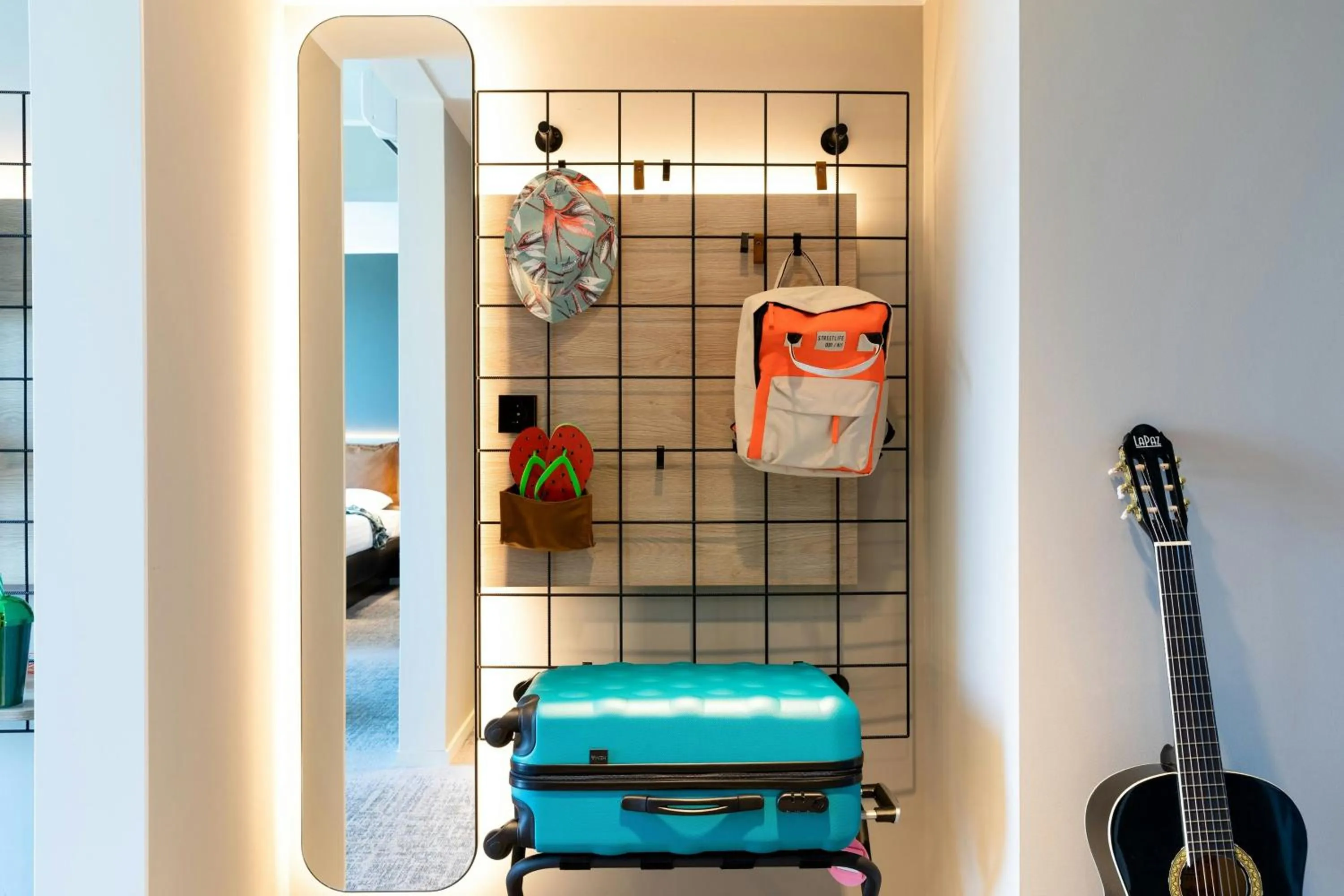 Photo of the whole room in Moxy Brussels City Center