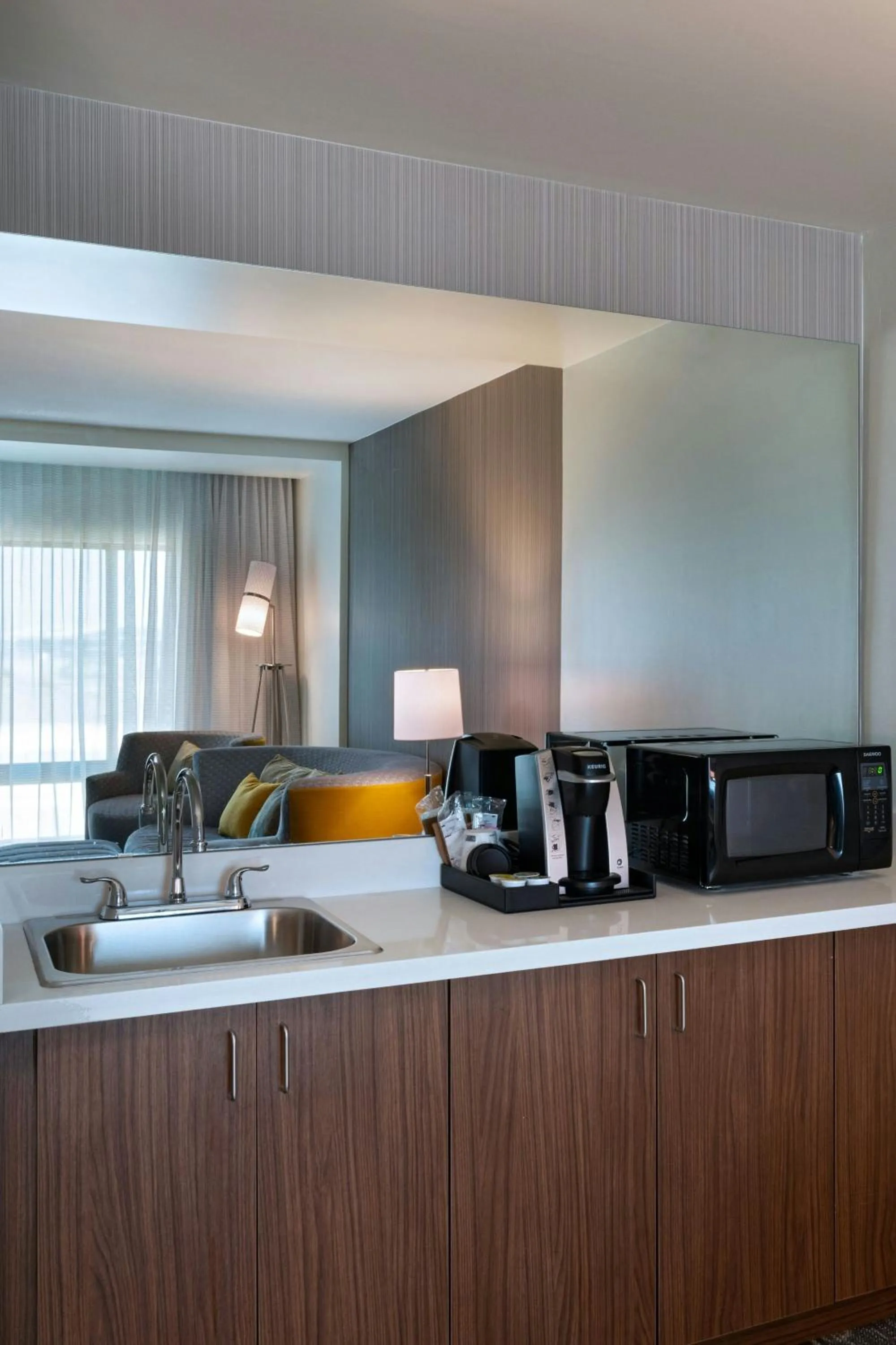 Bedroom in Courtyard Dallas Grand Prairie